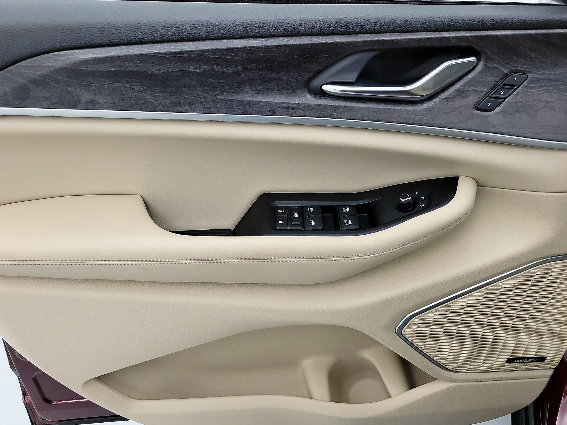 Thumbnail: 2024 Jeep Grand Cherokee - 12
