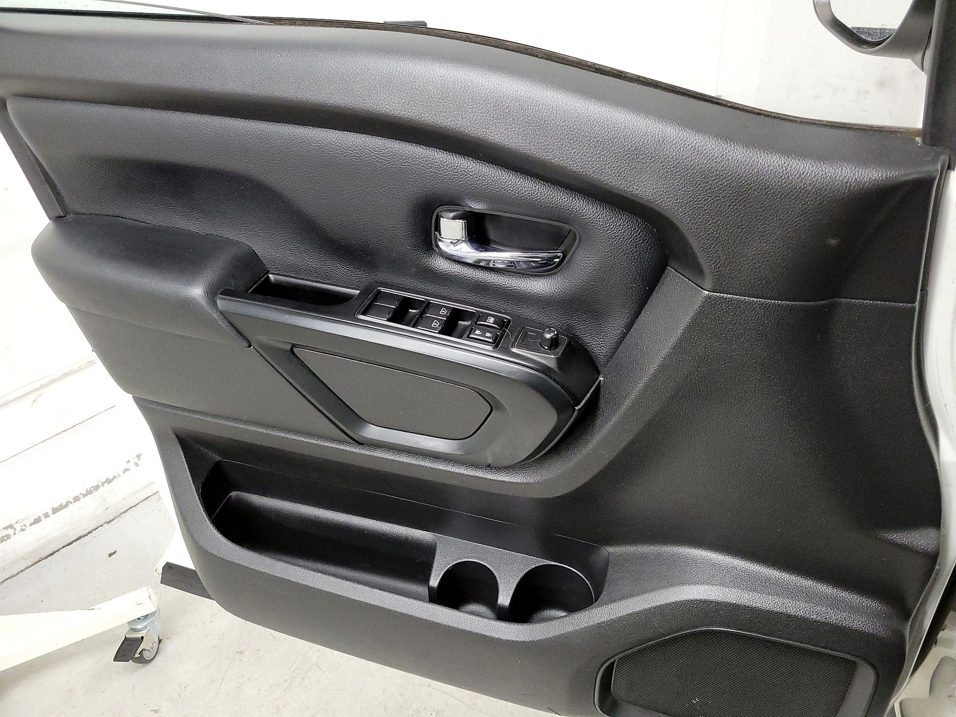 Thumbnail: 2018 Nissan Titan - 12