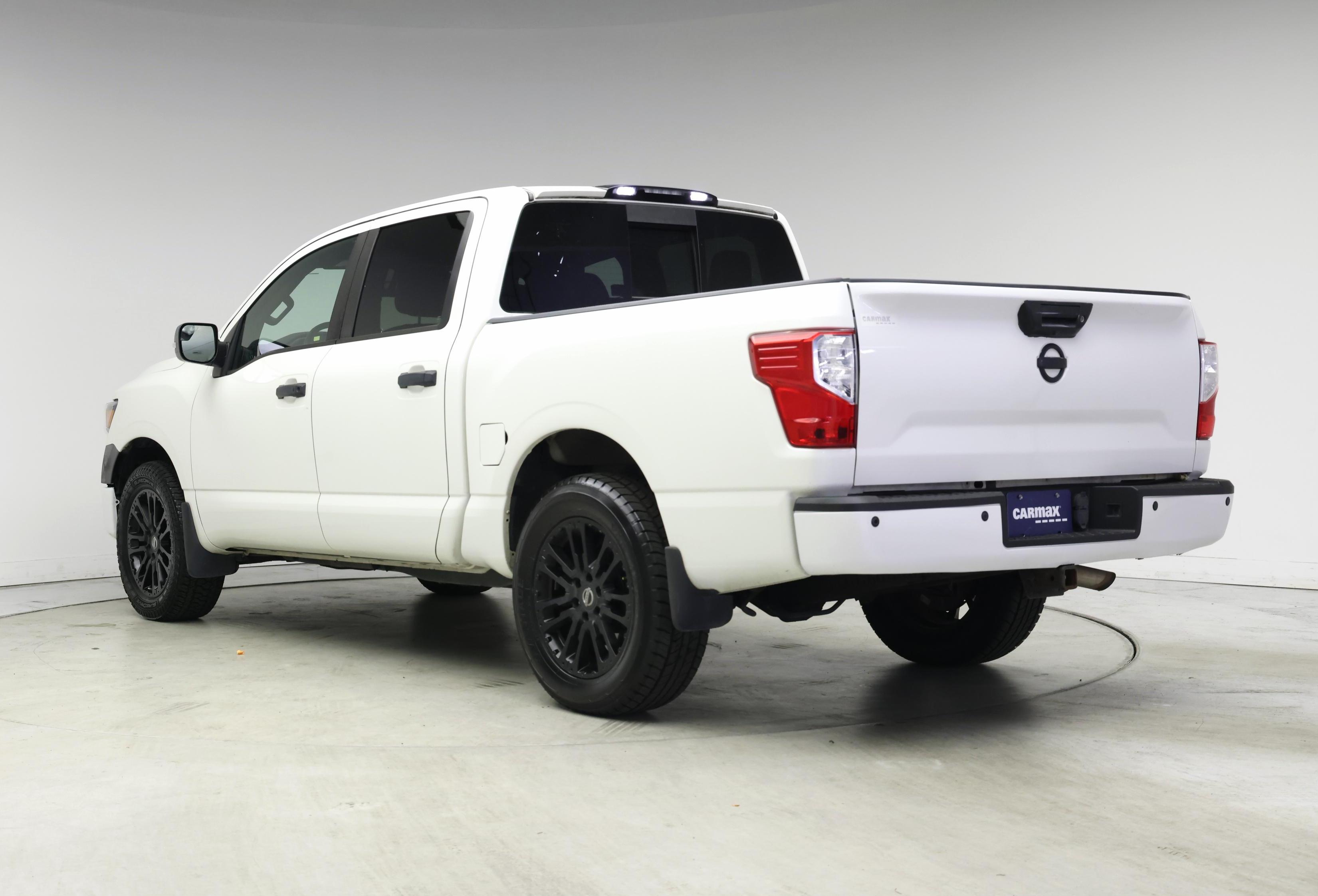 Thumbnail: 2018 Nissan Titan - 2