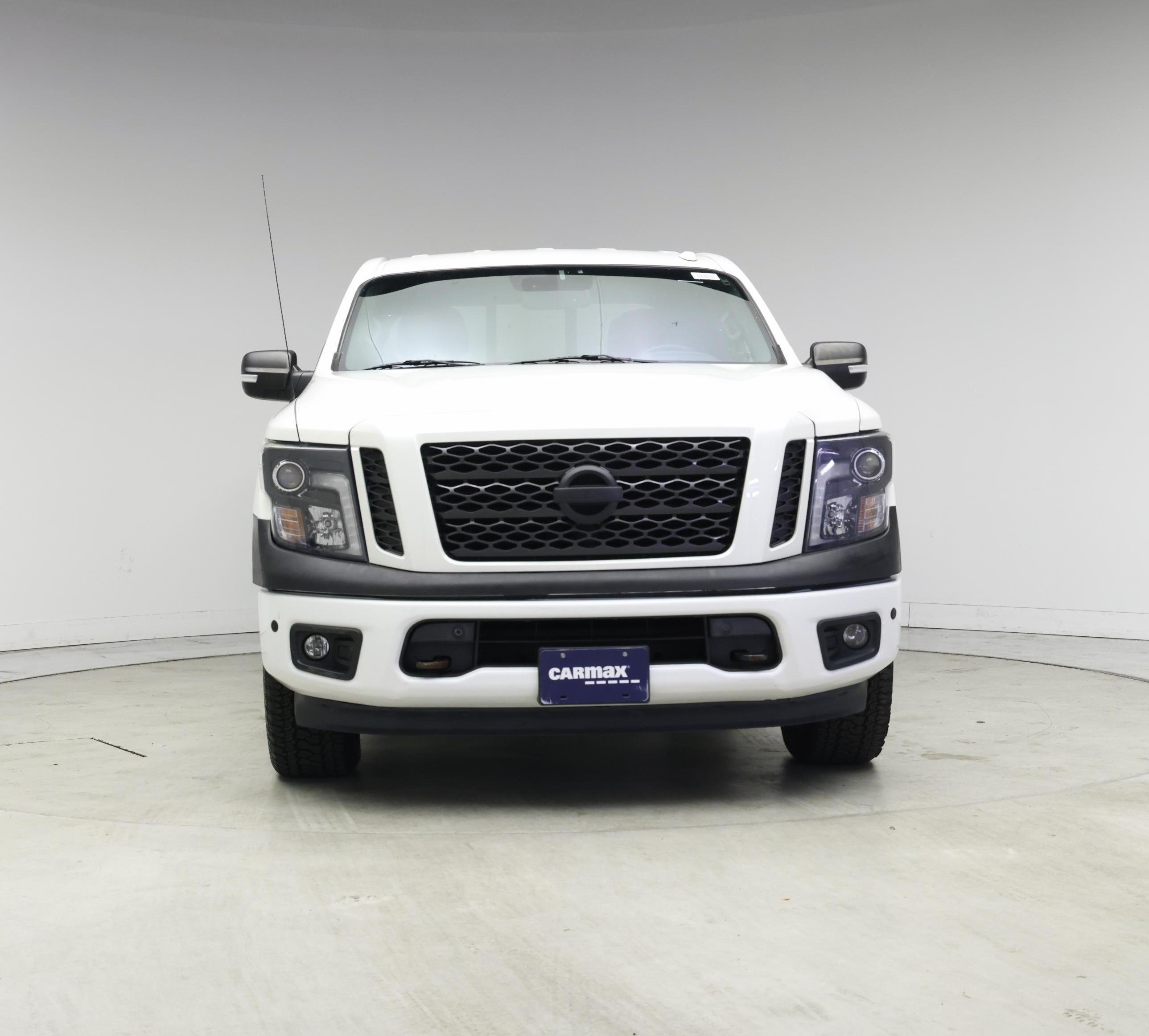 Thumbnail: 2018 Nissan Titan - 5