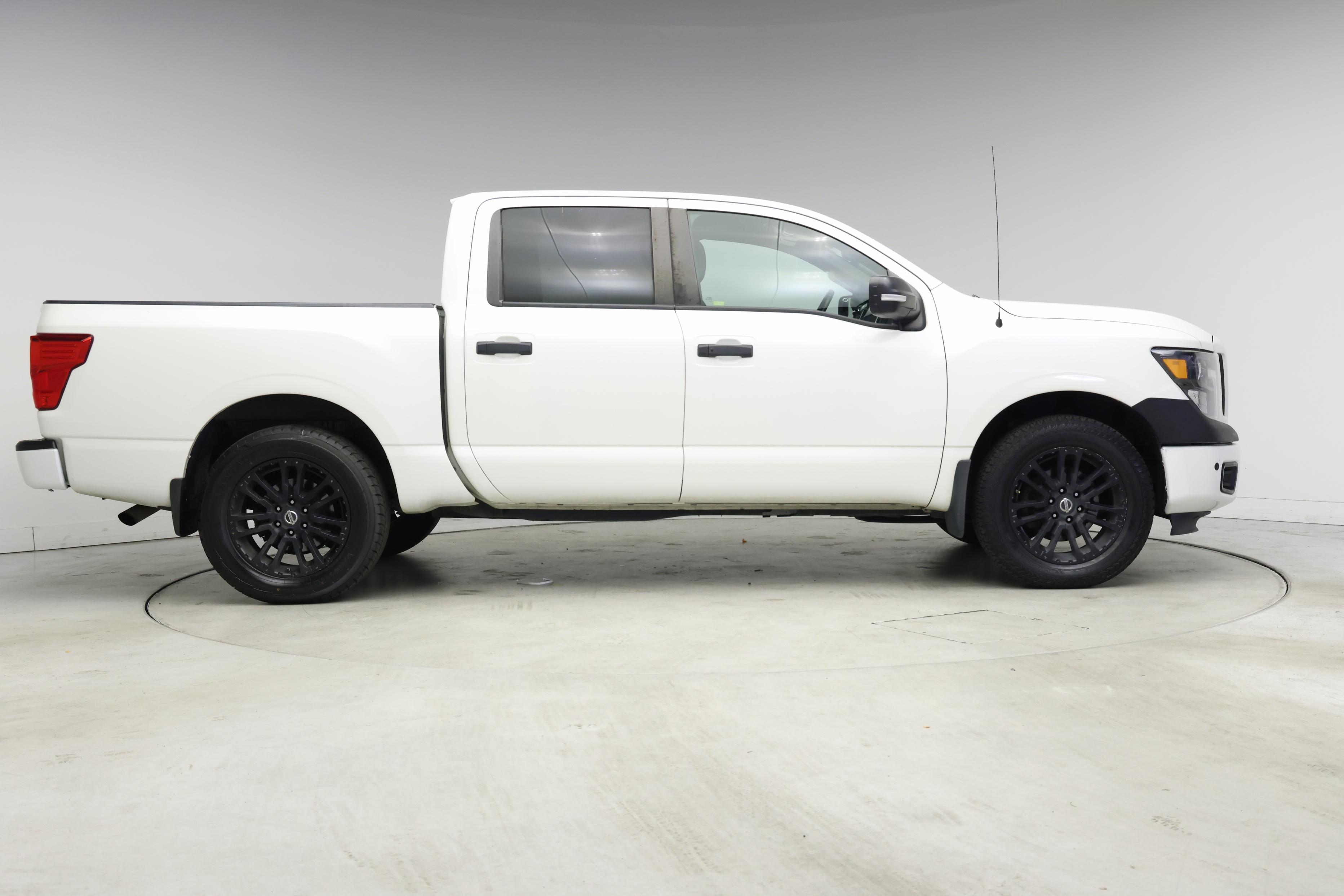 Thumbnail: 2018 Nissan Titan - 7