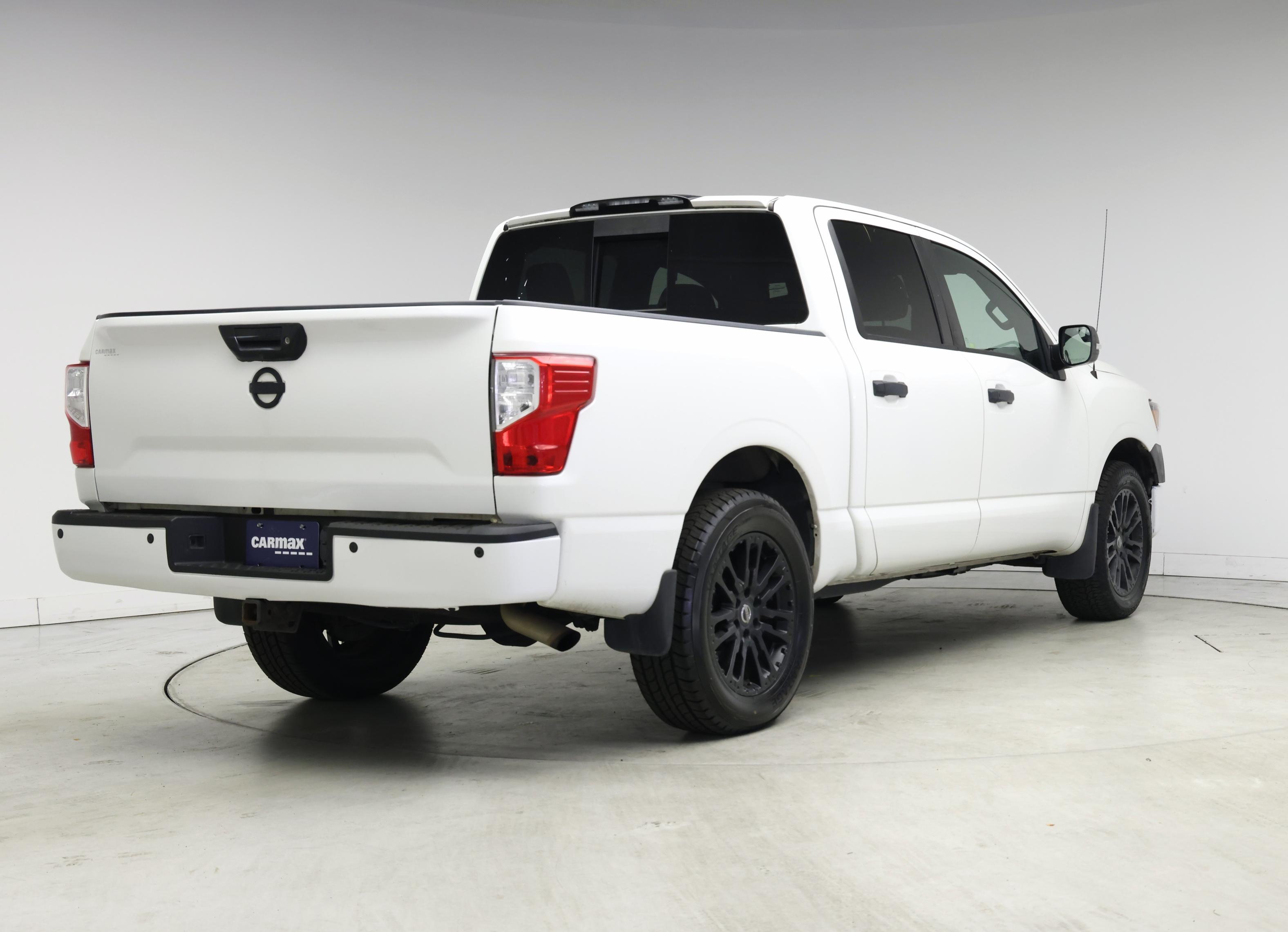 Thumbnail: 2018 Nissan Titan - 8