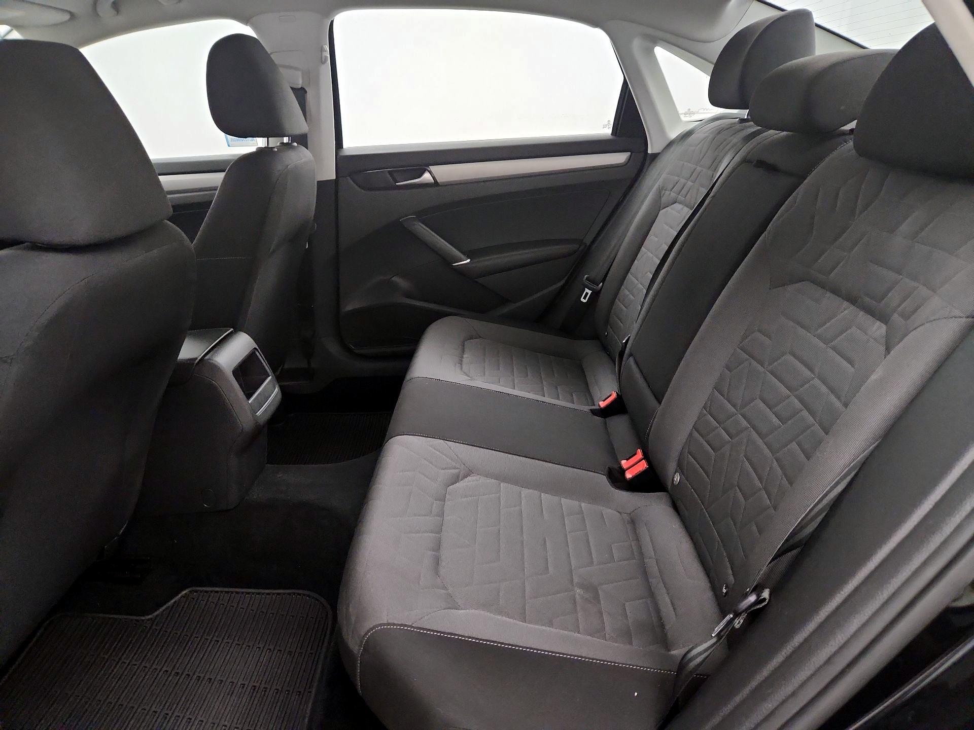 Thumbnail: 2021 Volkswagen Passat - 19