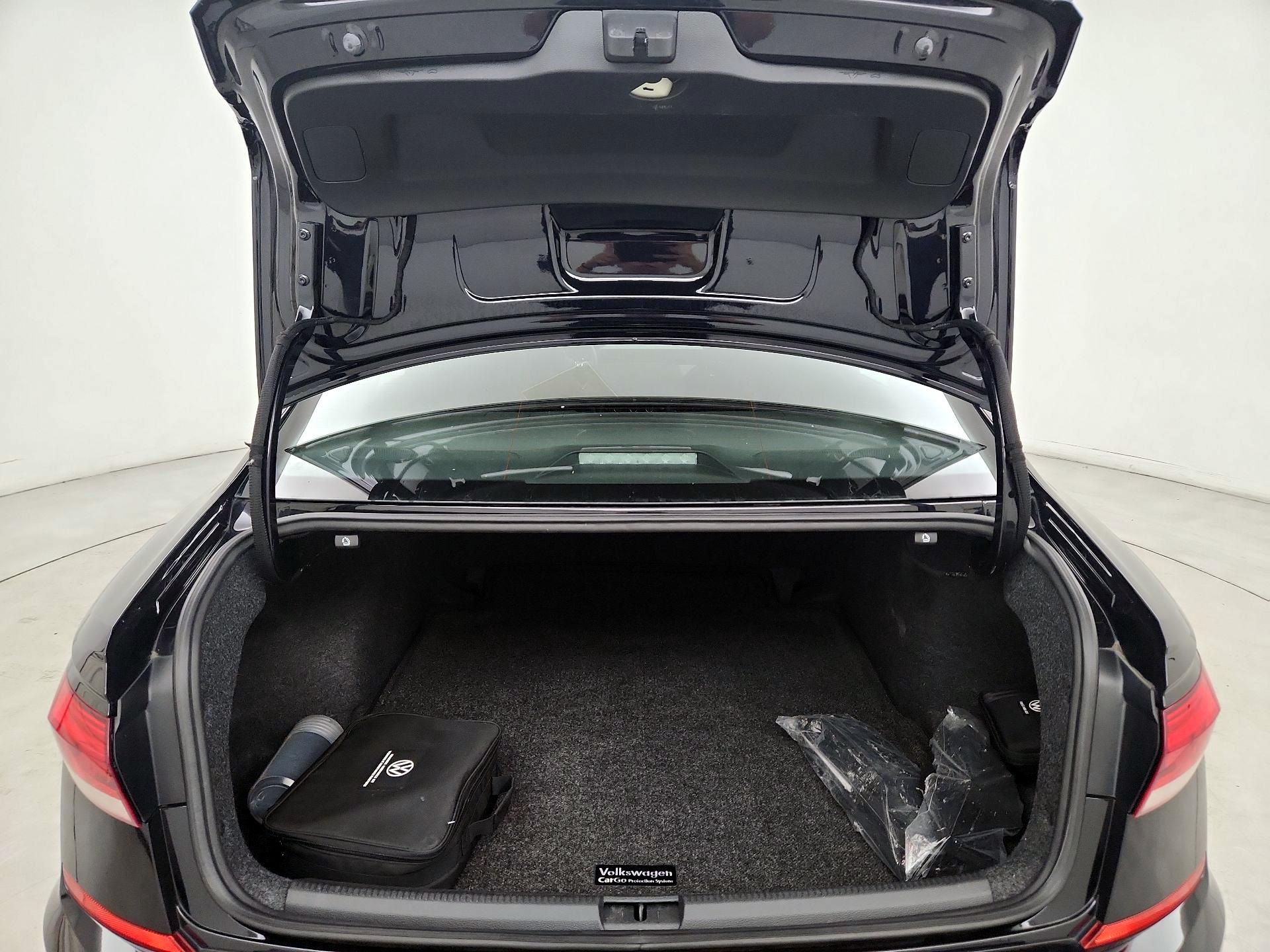 Thumbnail: 2021 Volkswagen Passat - 20