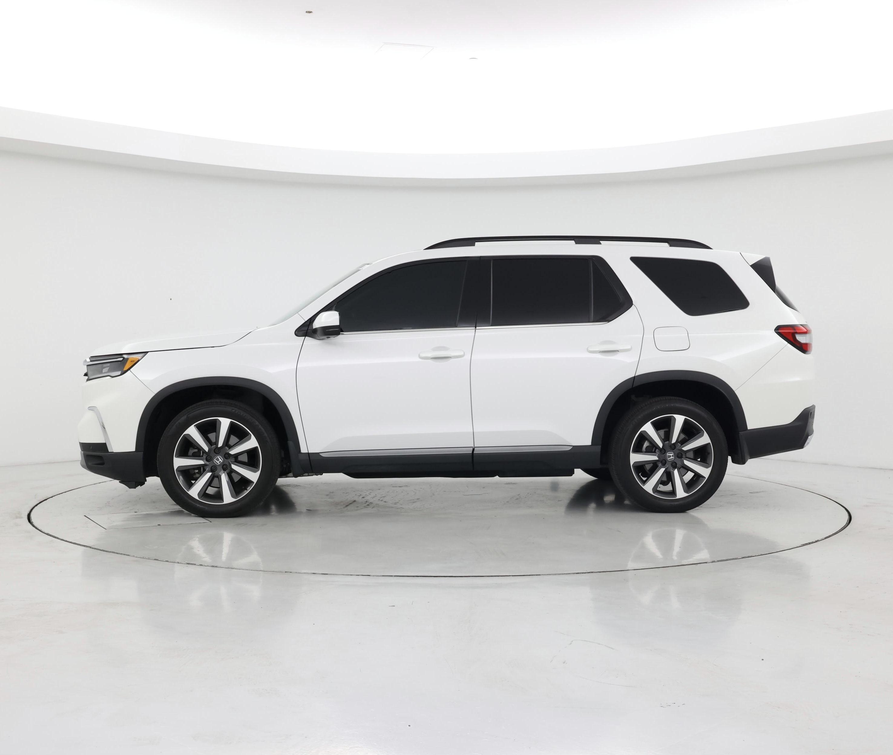 Thumbnail: 2023 Honda Pilot - 3