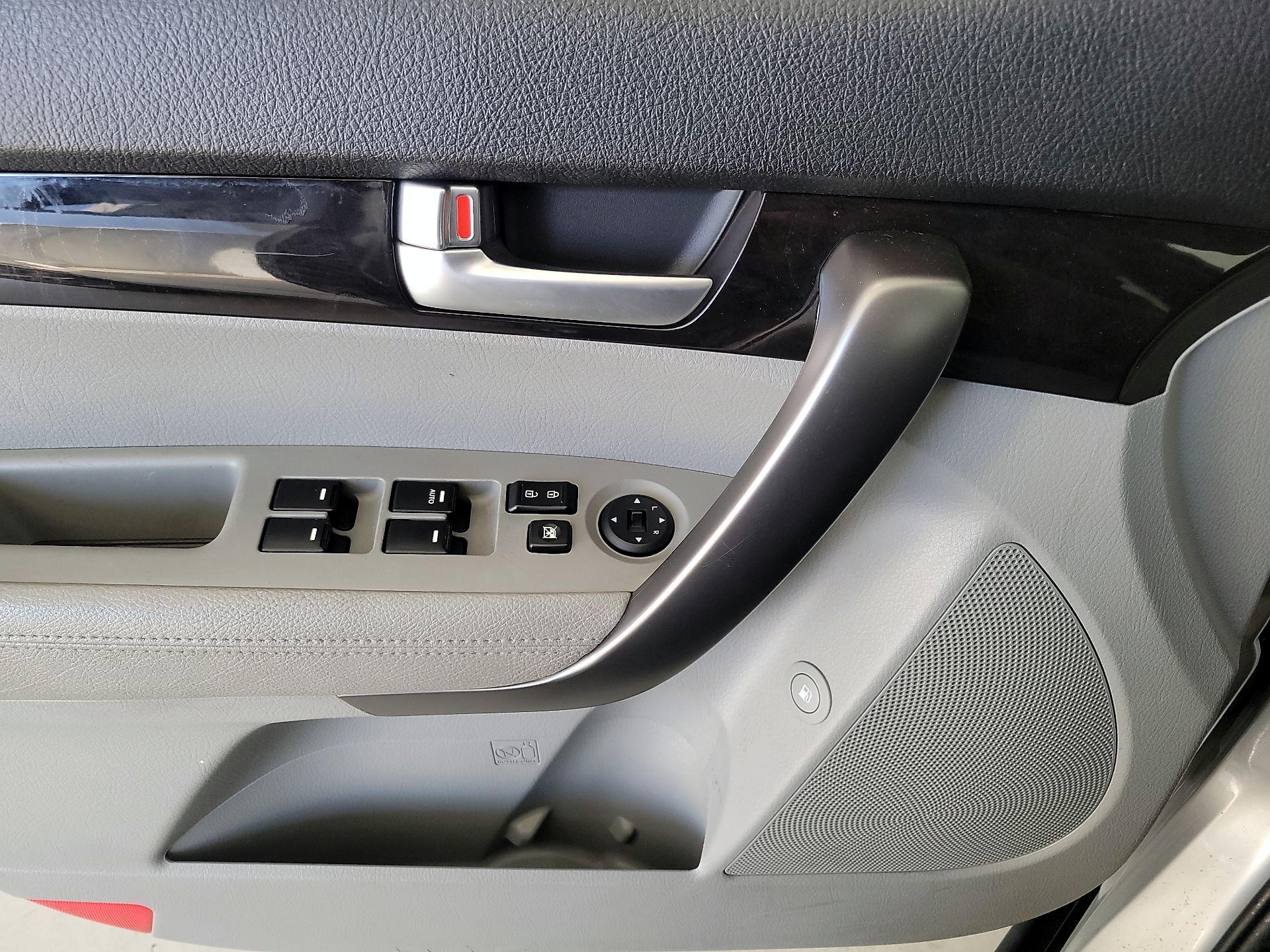 Thumbnail: 2014 Kia Sorento - 12