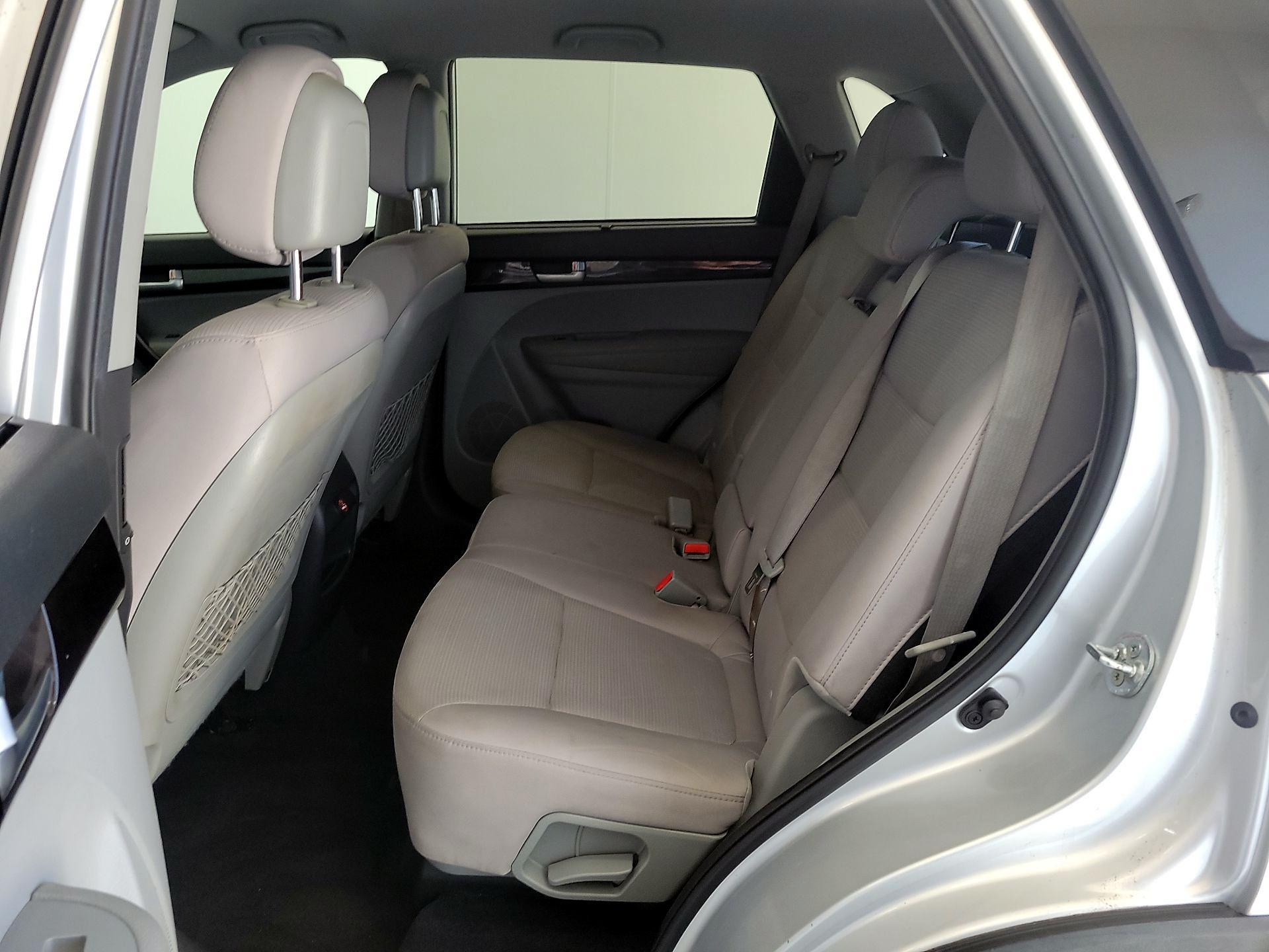 Thumbnail: 2014 Kia Sorento - 18