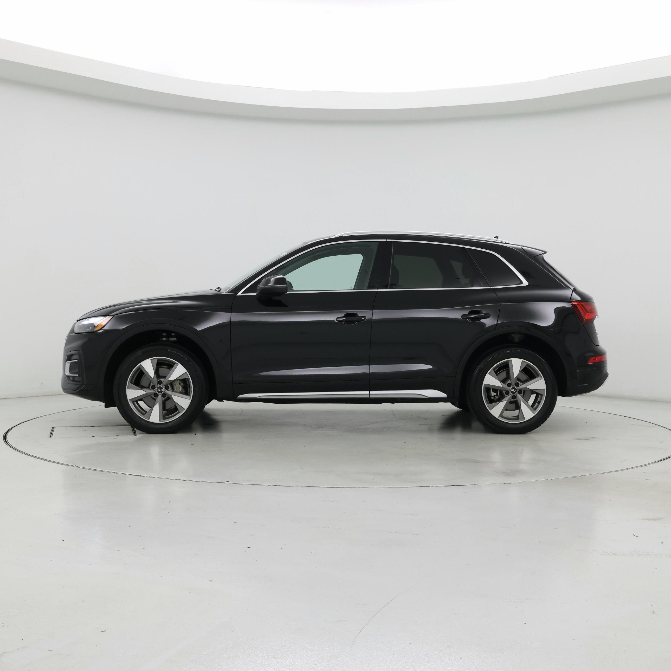 Thumbnail: 2023 Audi Q5 - 3