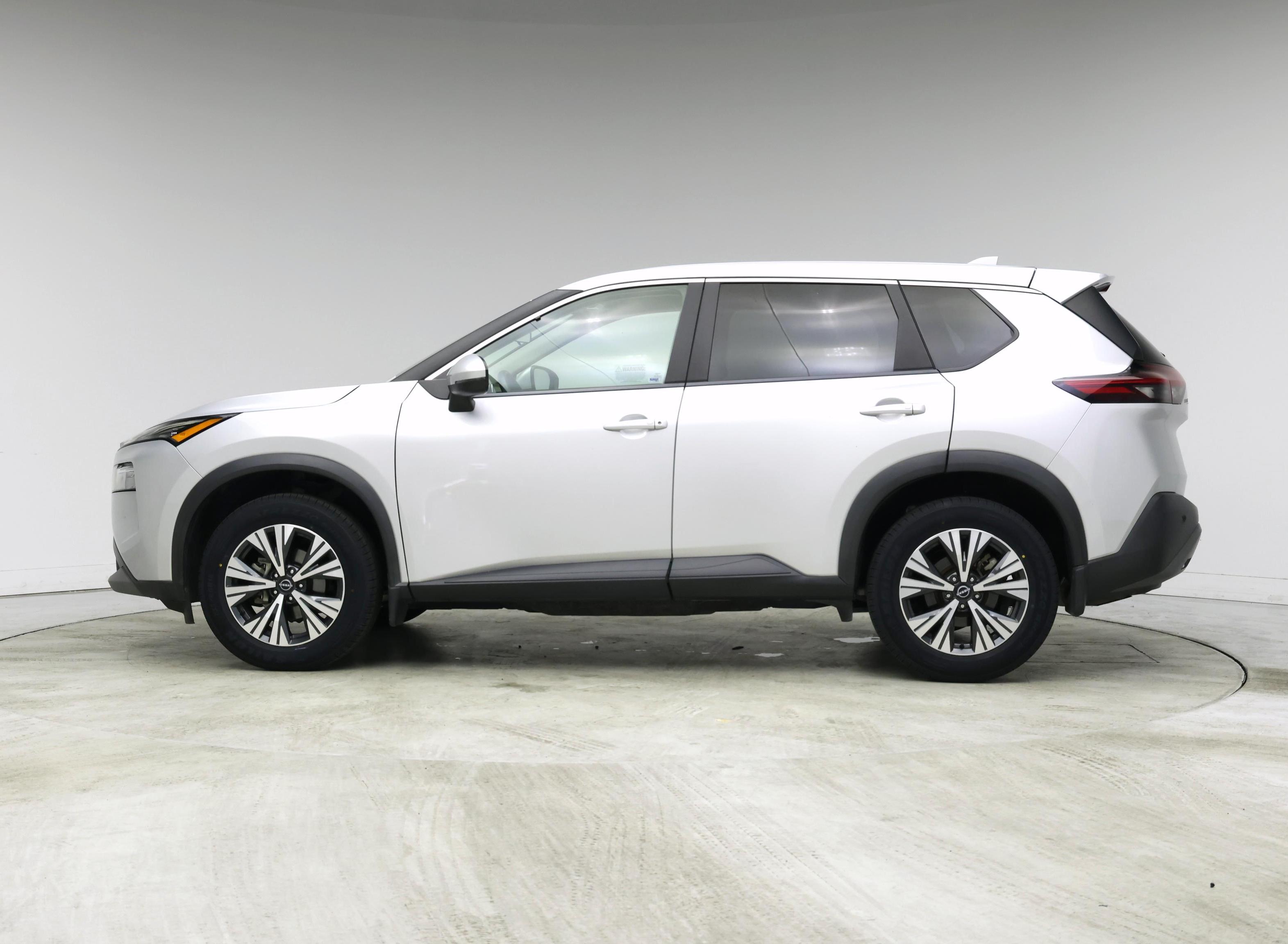 Thumbnail: 2022 Nissan Rogue - 3