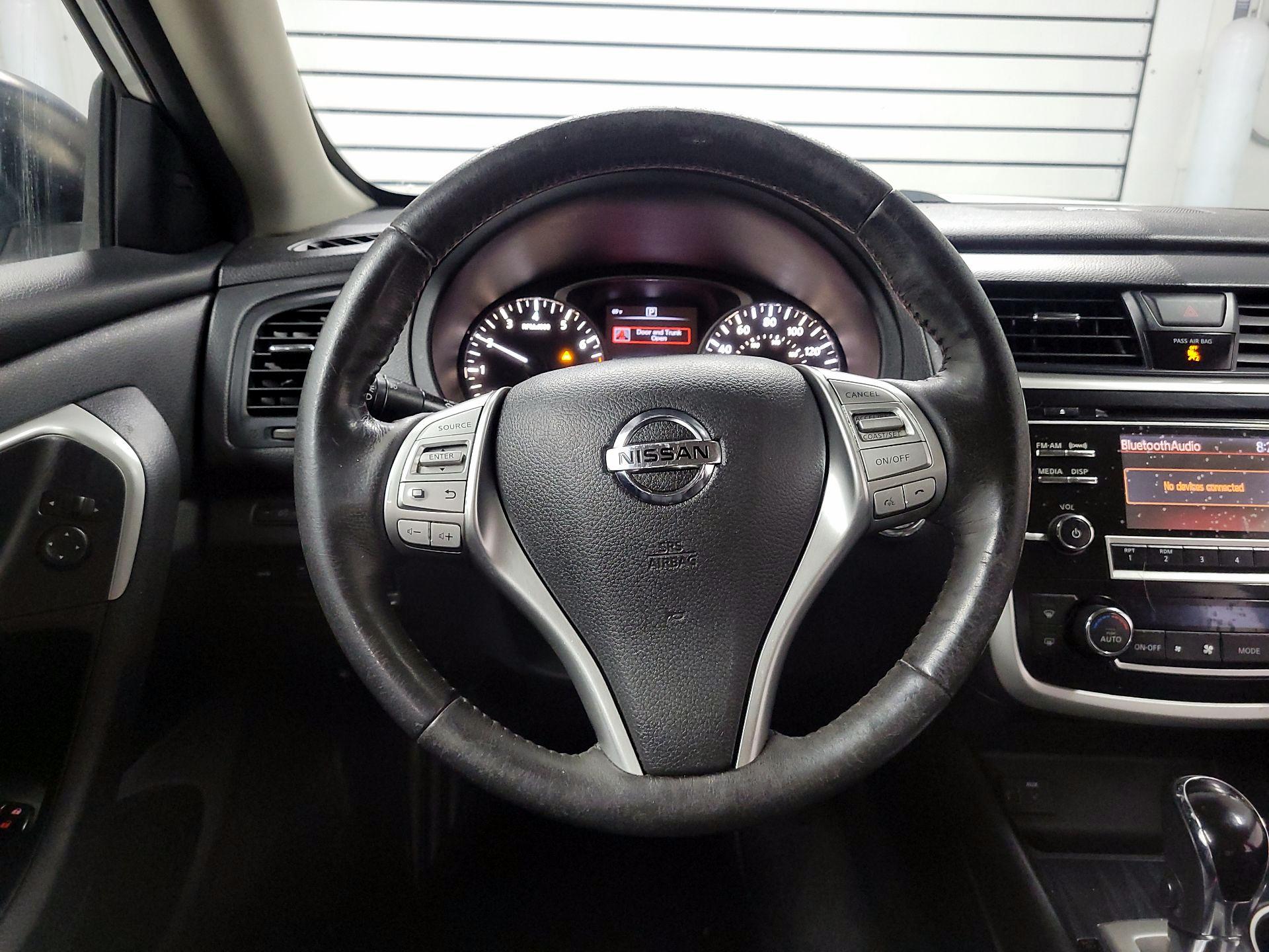 Thumbnail: 2018 Nissan Altima - 10