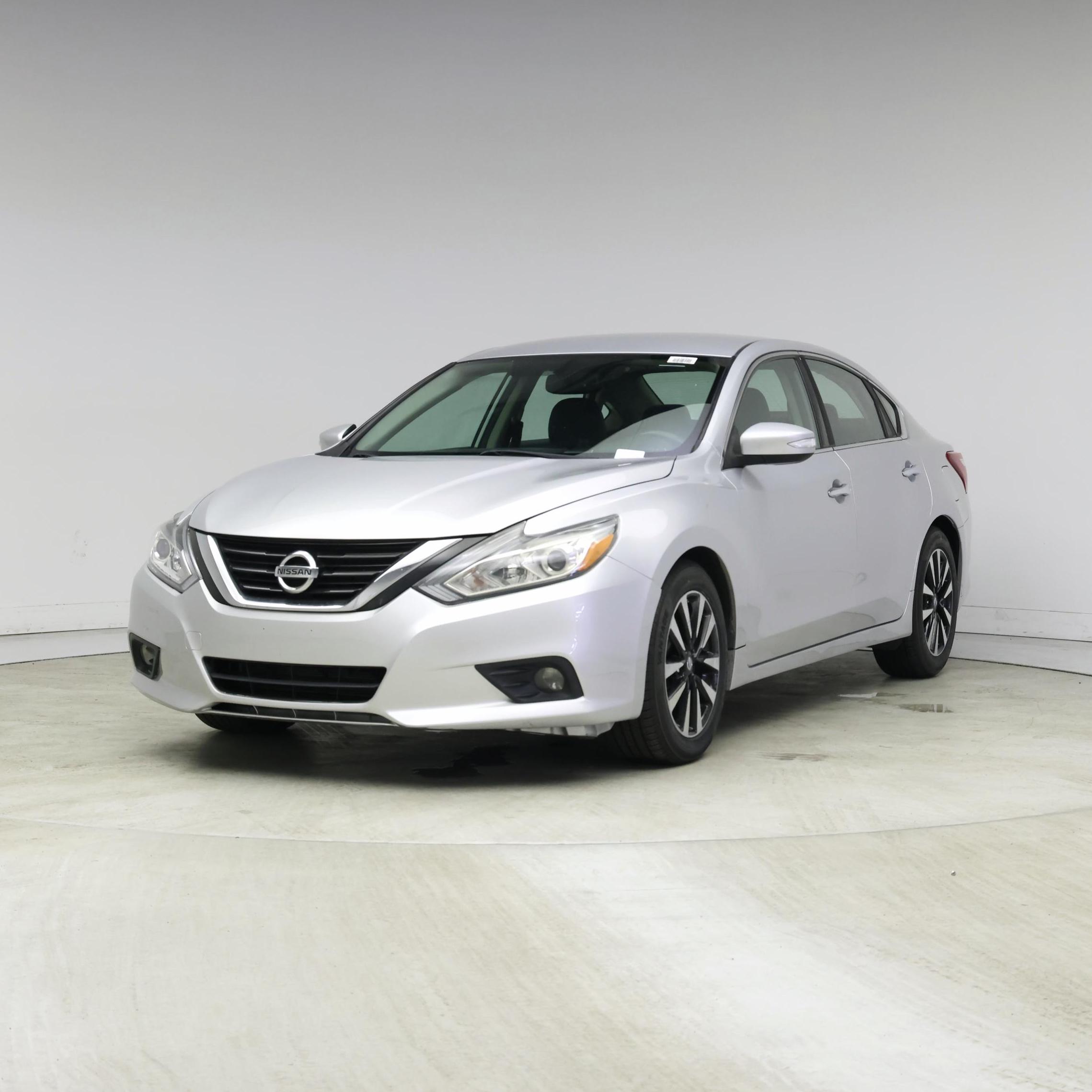 Thumbnail: 2018 Nissan Altima - 4