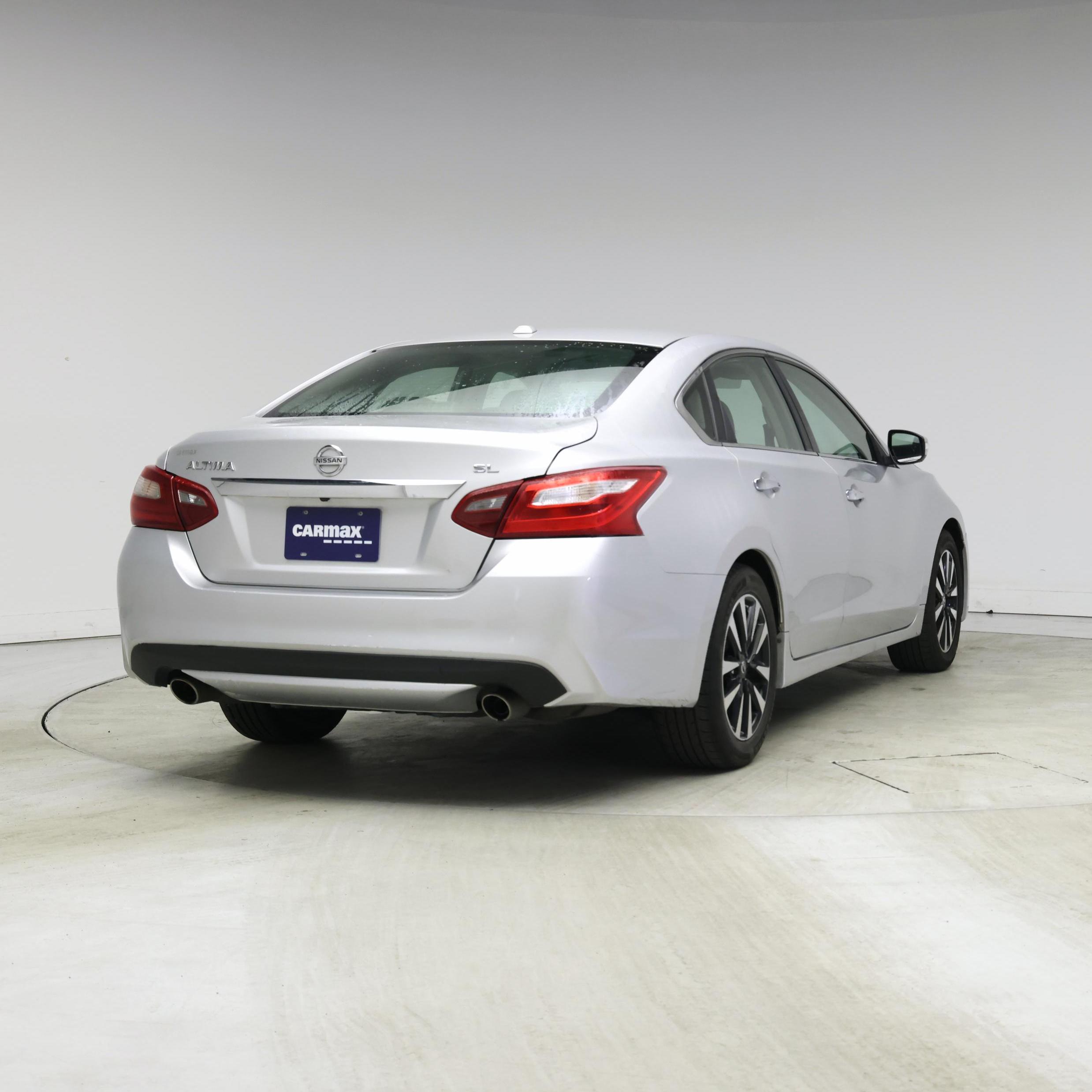 Thumbnail: 2018 Nissan Altima - 8
