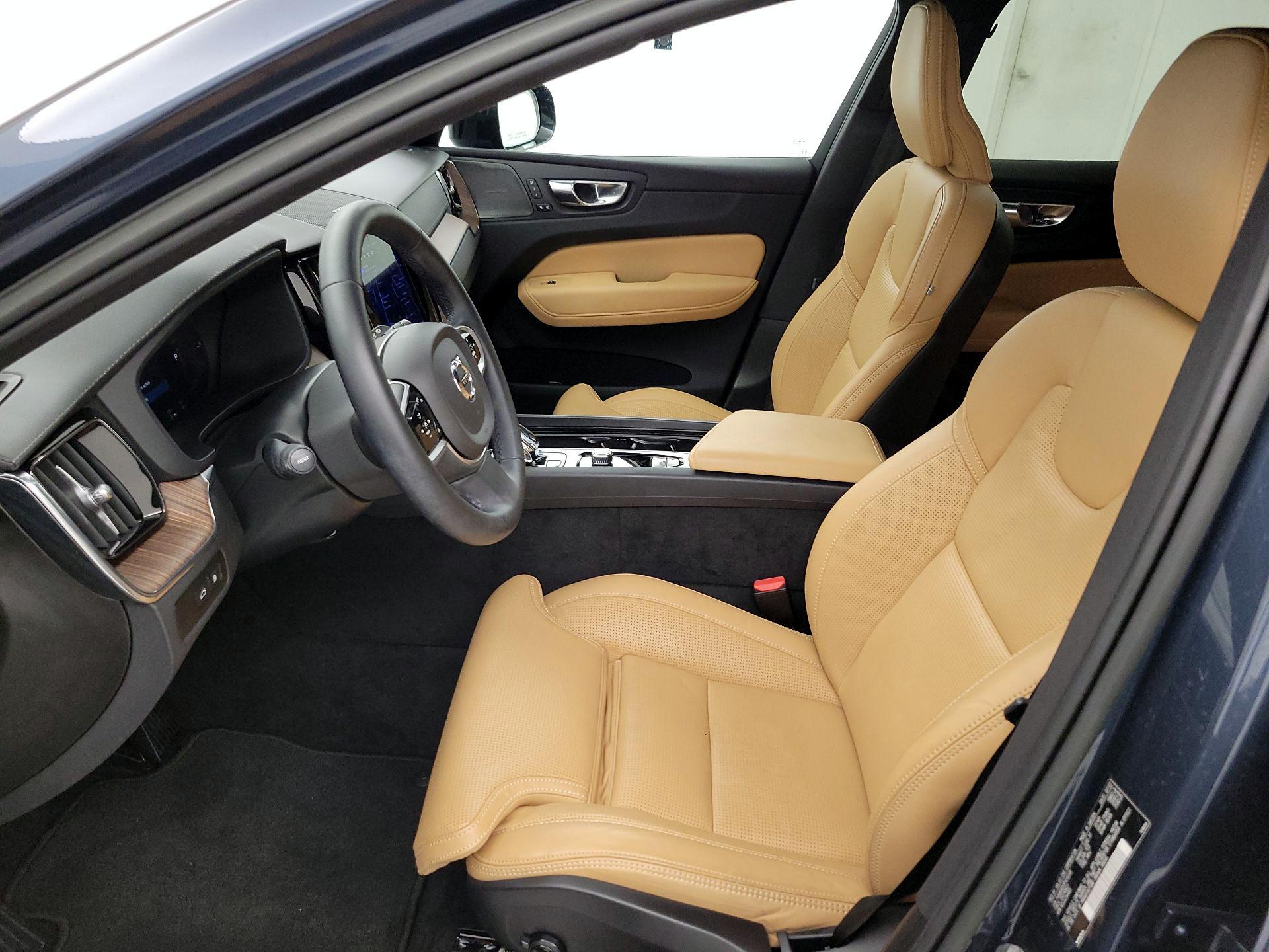 Thumbnail: 2023 Volvo XC60 - 11