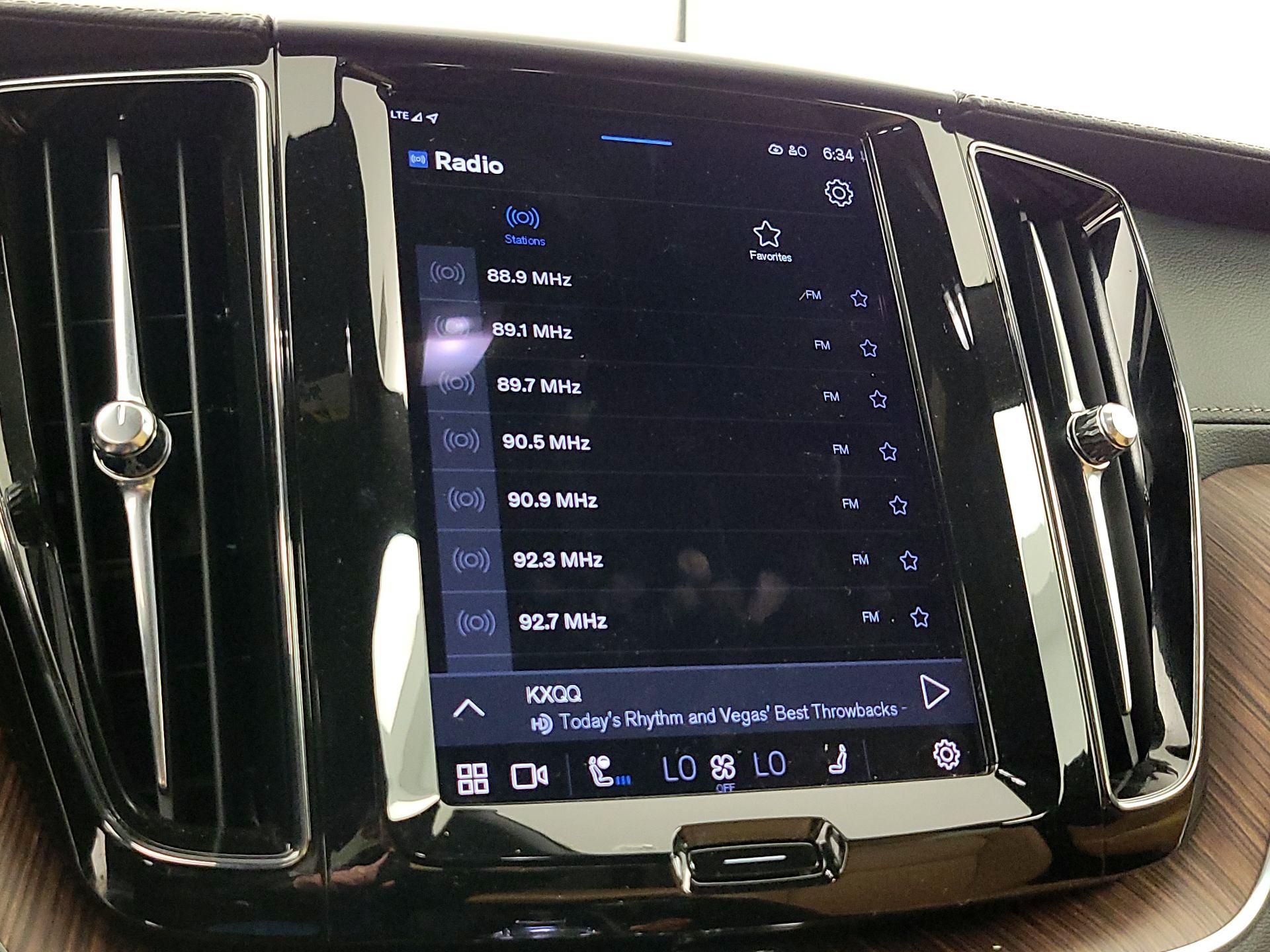 Thumbnail: 2023 Volvo XC60 - 16