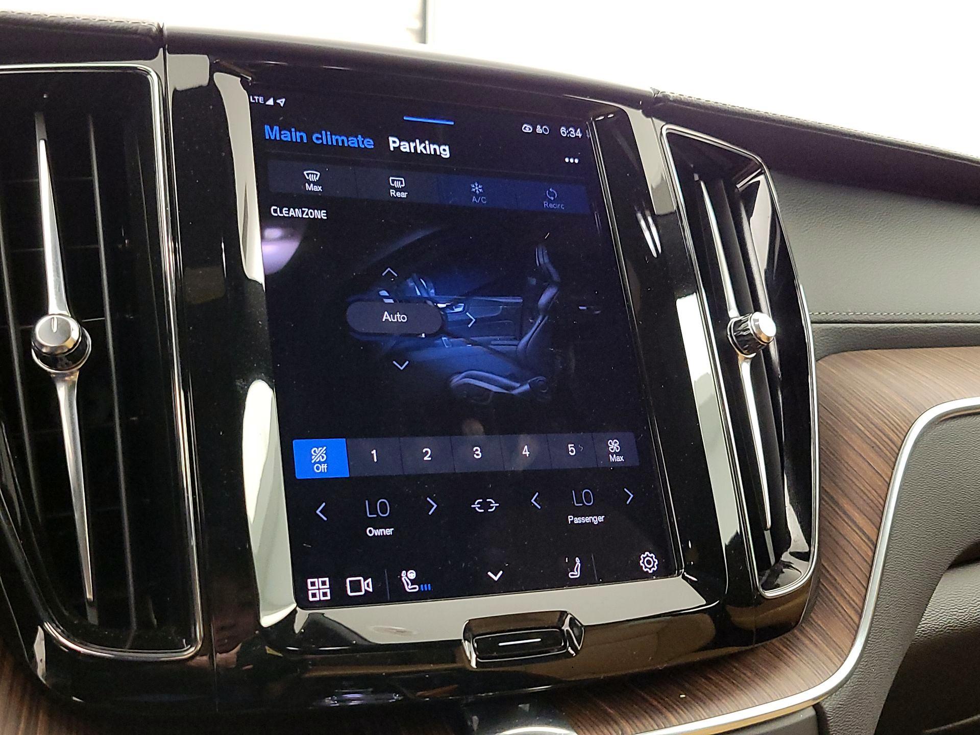 Thumbnail: 2023 Volvo XC60 - 17