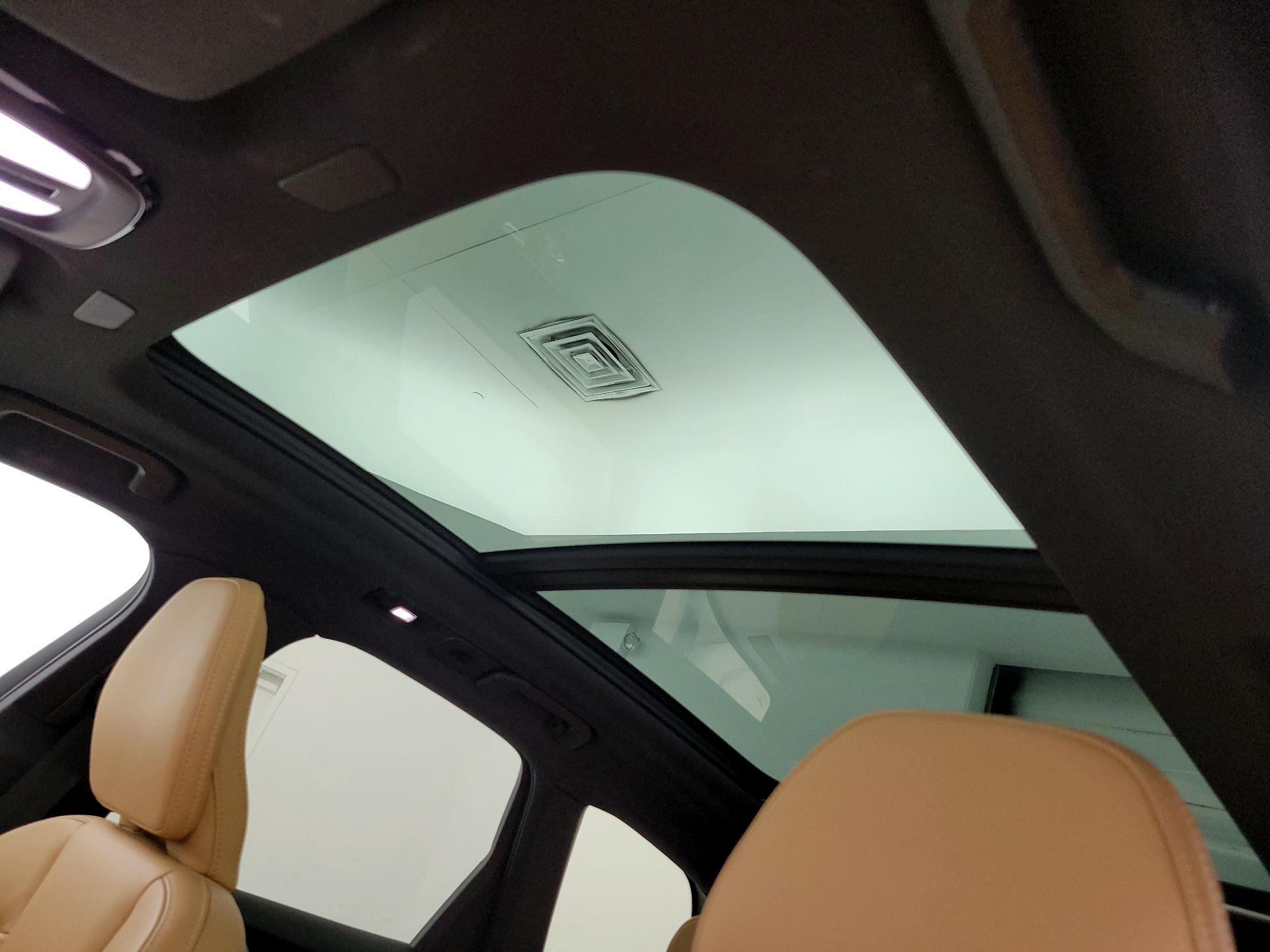 Thumbnail: 2023 Volvo XC60 - 19