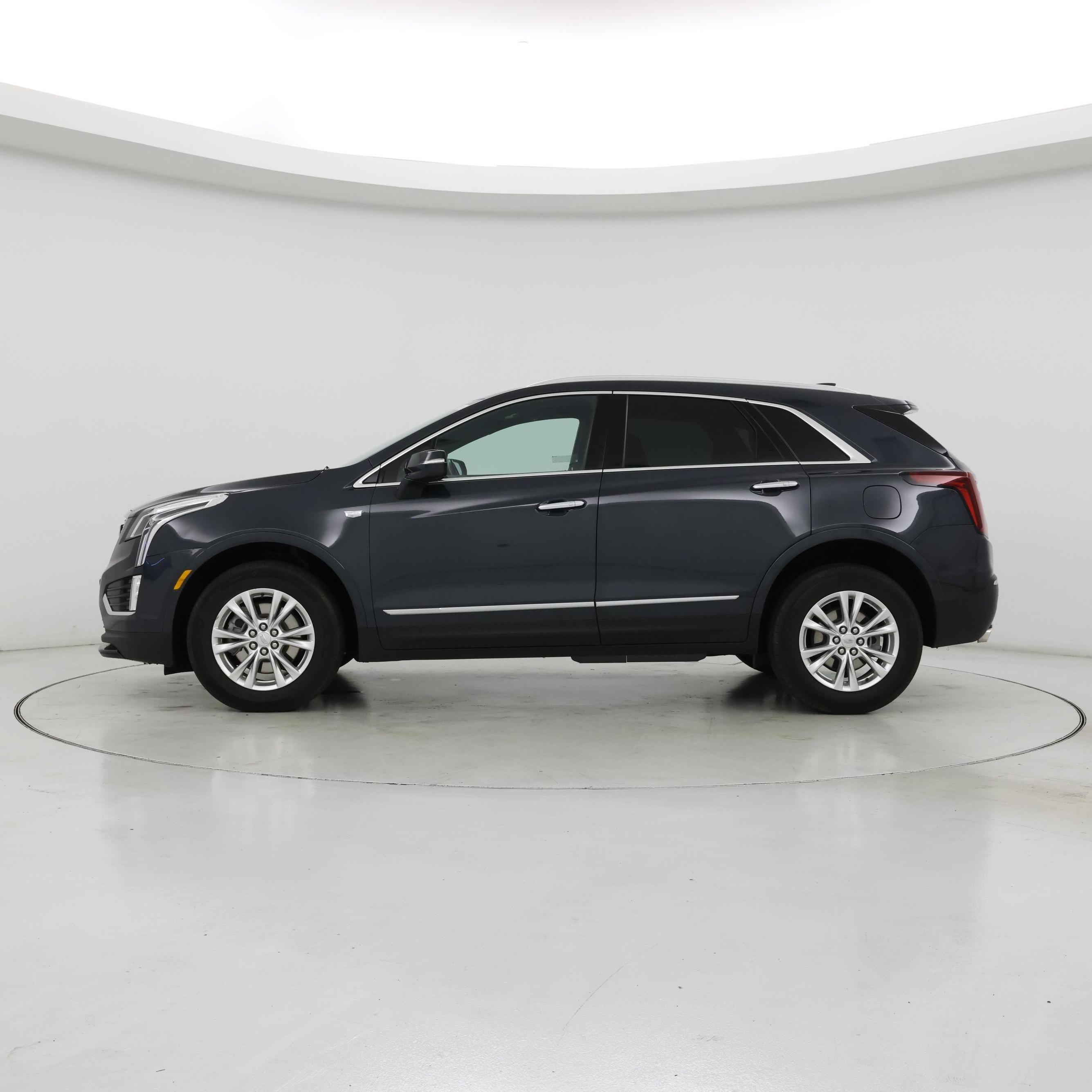 Thumbnail: 2022 Cadillac XT5 - 3