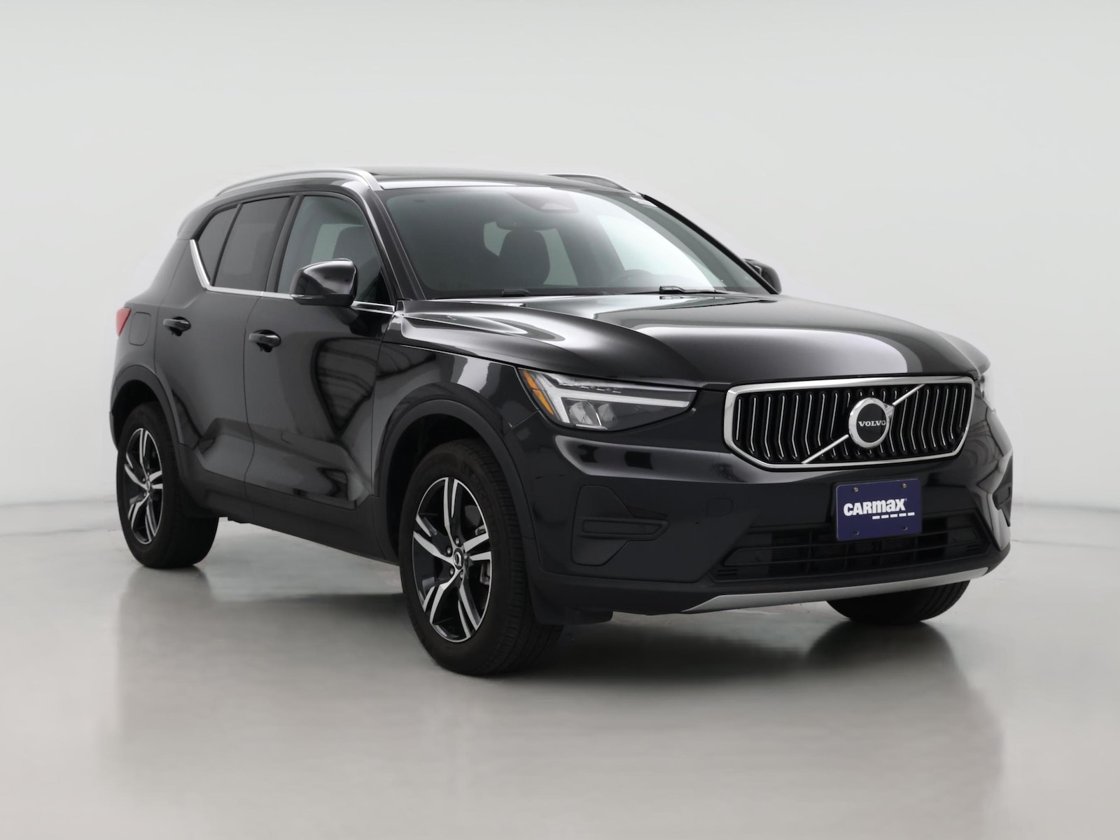 2025 Volvo XC40 Core