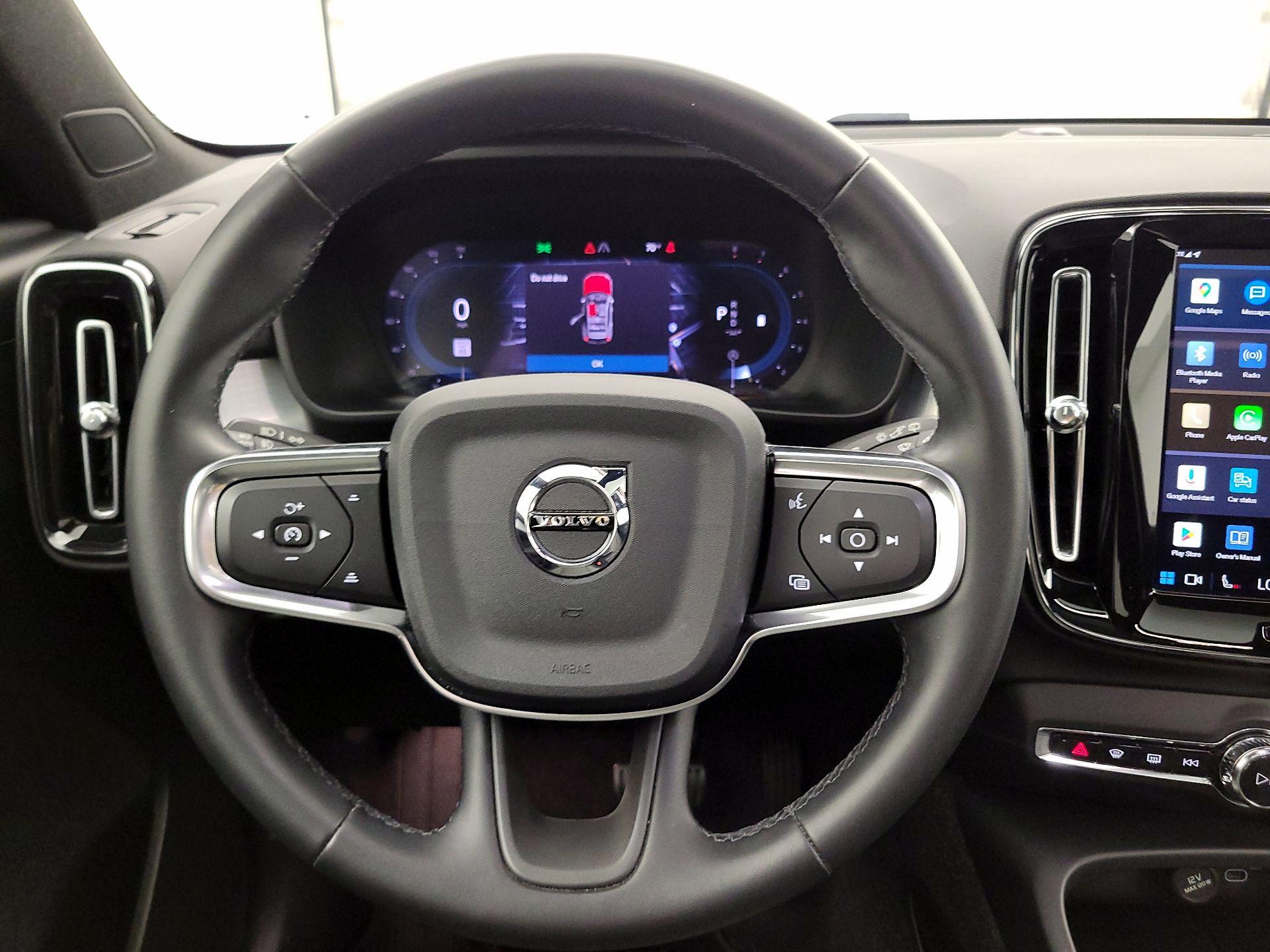 Thumbnail: 2025 Volvo XC40 - 10
