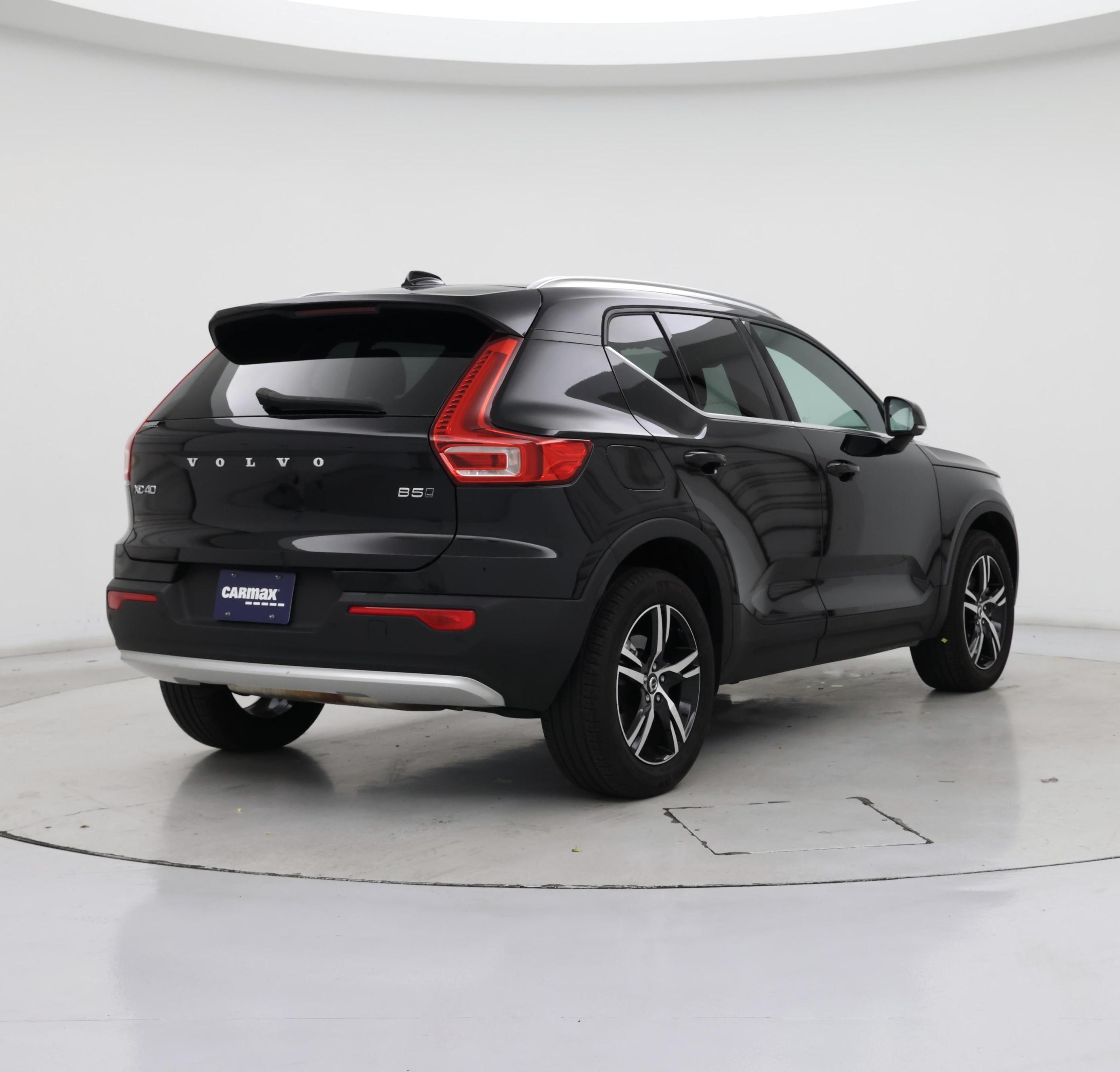 Thumbnail: 2025 Volvo XC40 - 8