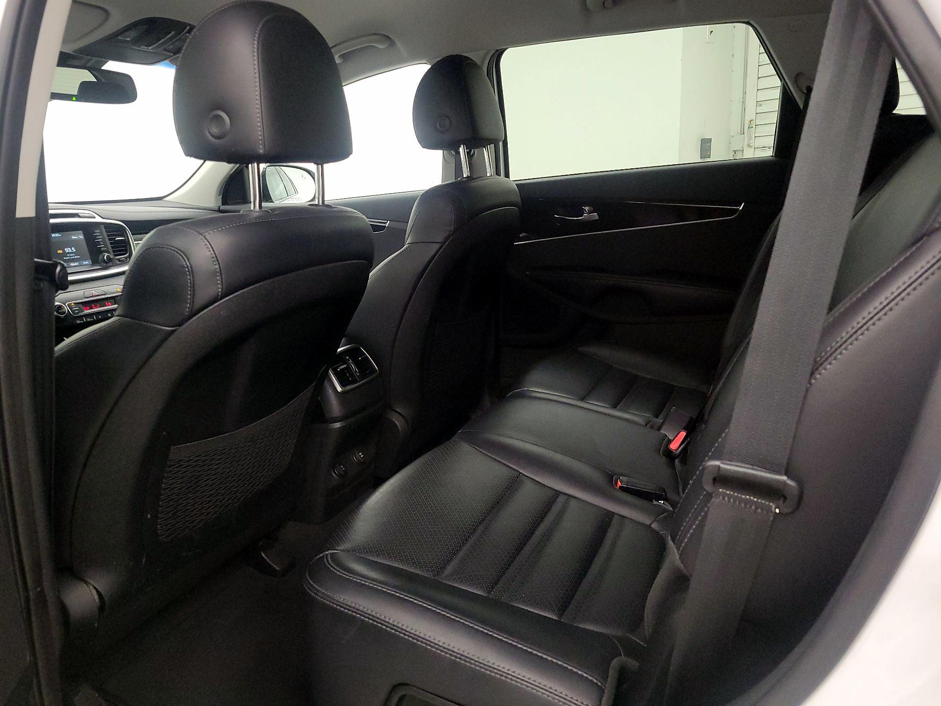 Thumbnail: 2019 Kia Sorento - 19
