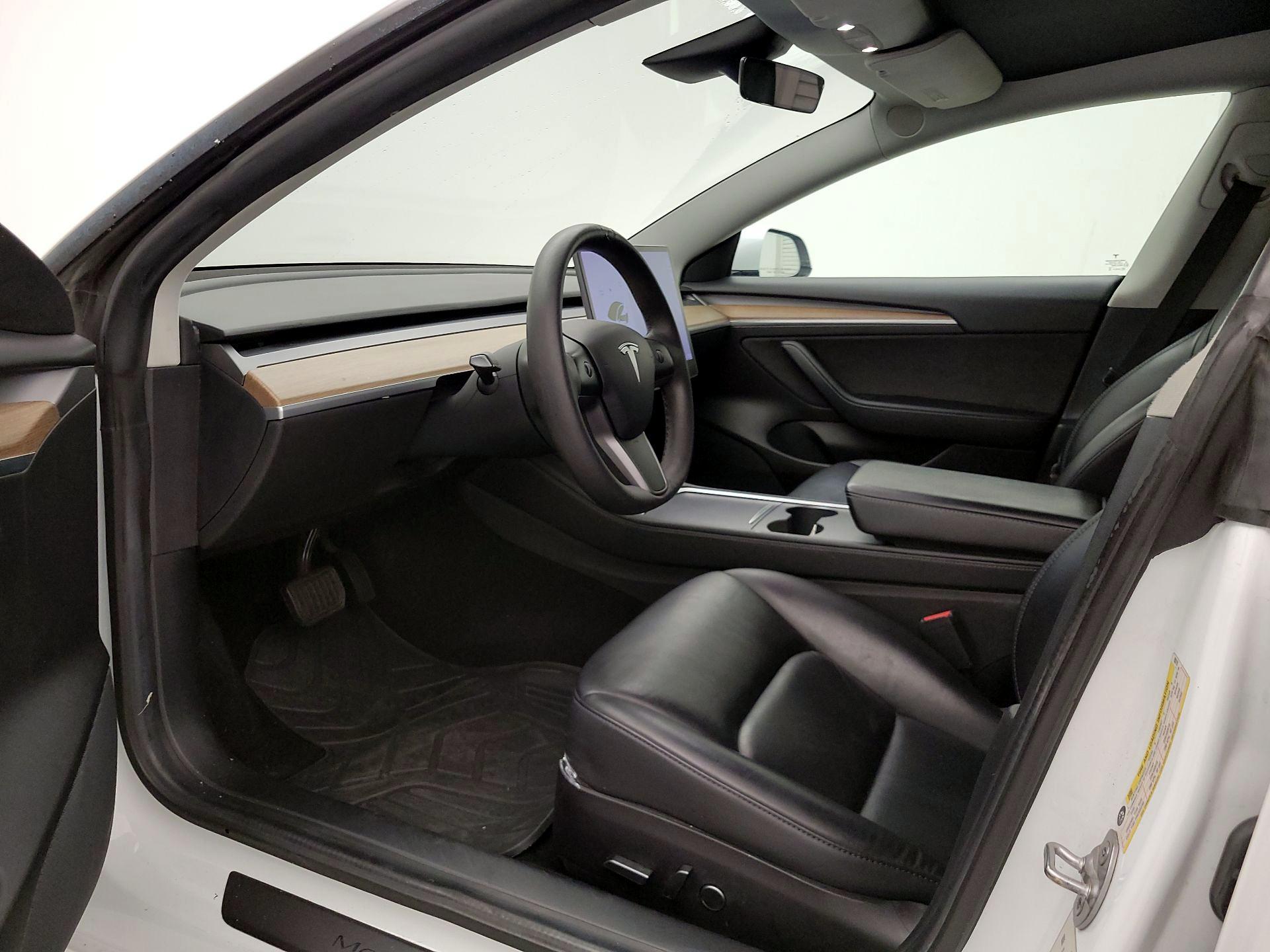 Thumbnail: 2021 Tesla Model 3 - 11