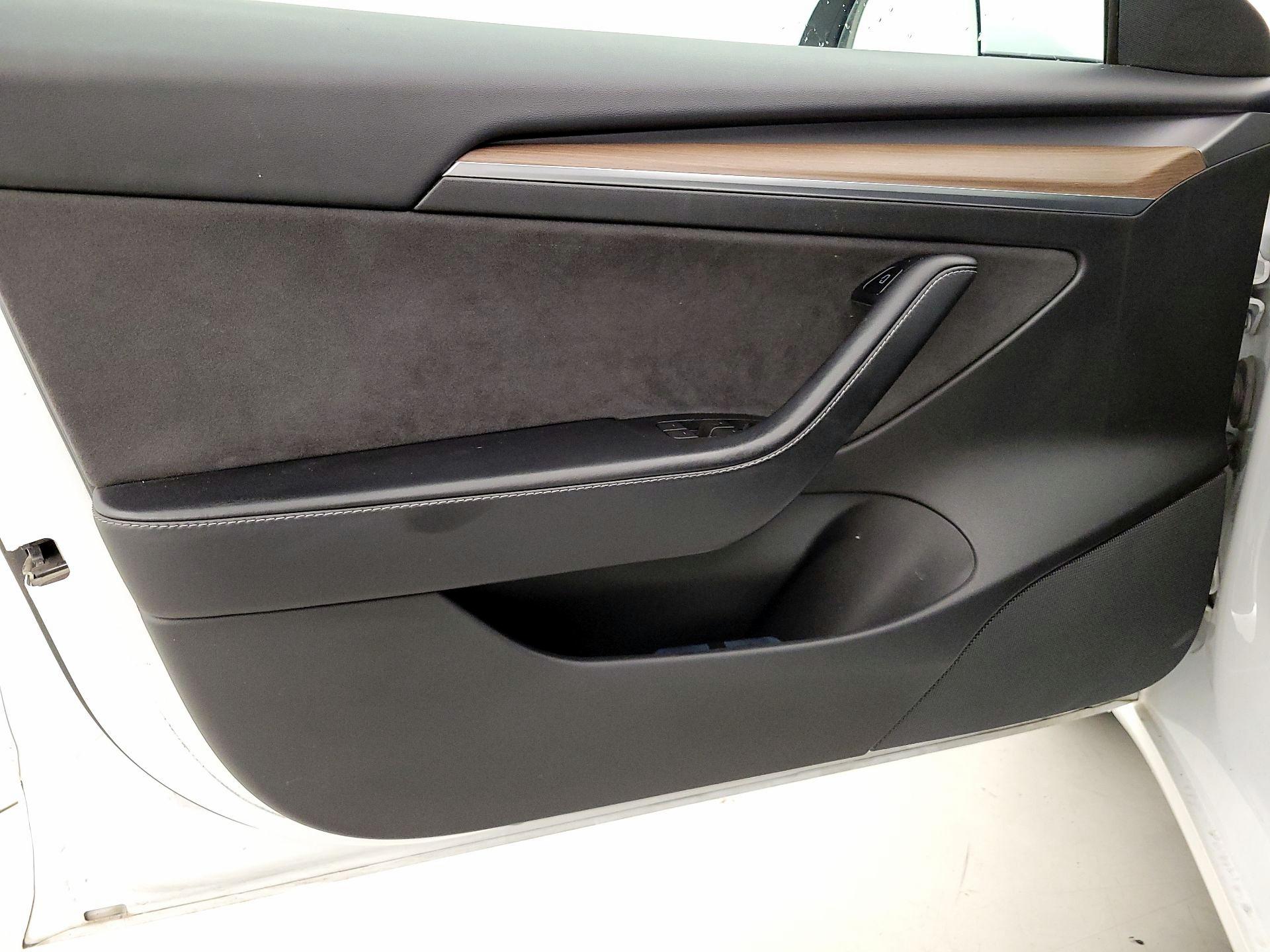 Thumbnail: 2021 Tesla Model 3 - 12