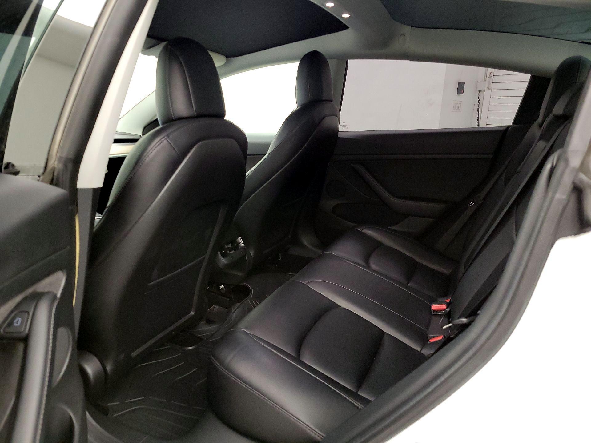 Thumbnail: 2021 Tesla Model 3 - 19