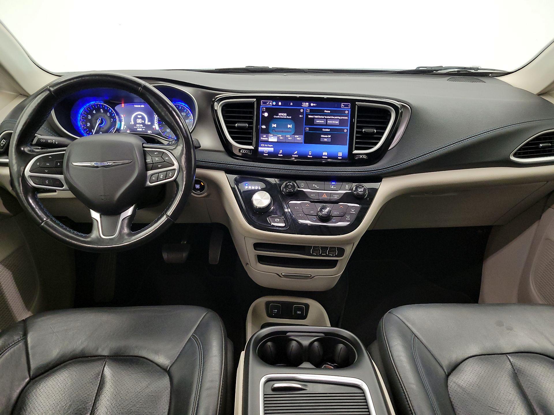 Thumbnail: 2021 Chrysler Pacifica - 9