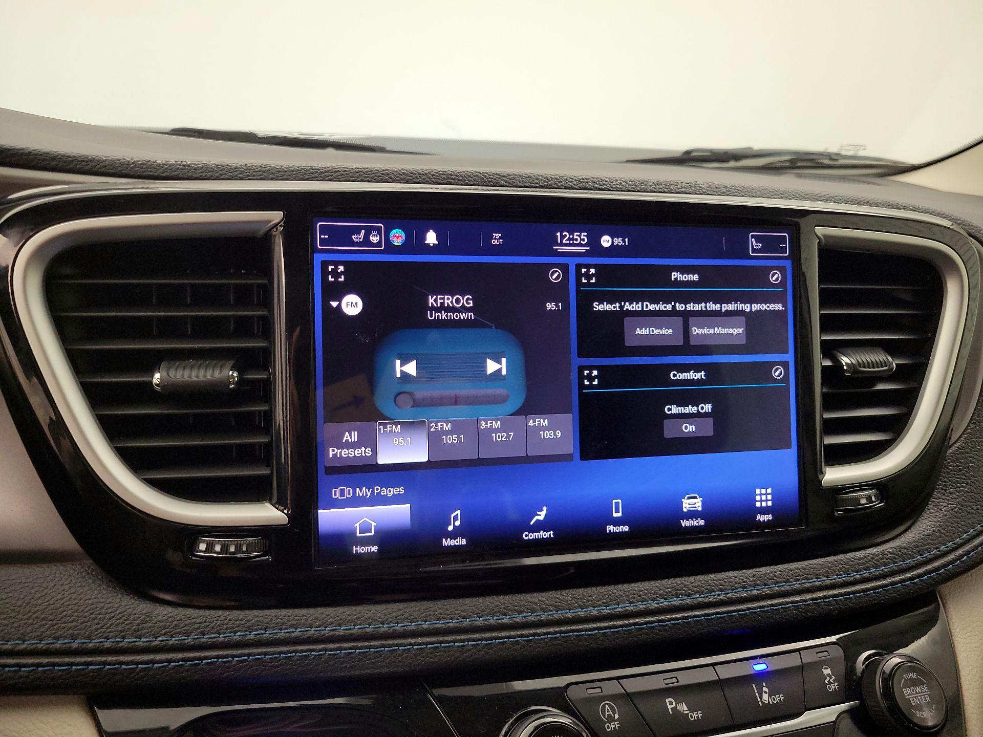 Thumbnail: 2021 Chrysler Pacifica - 15