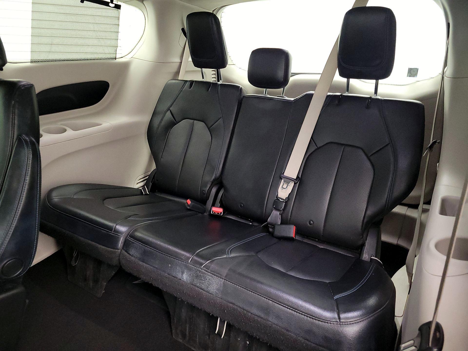 Thumbnail: 2021 Chrysler Pacifica - 20