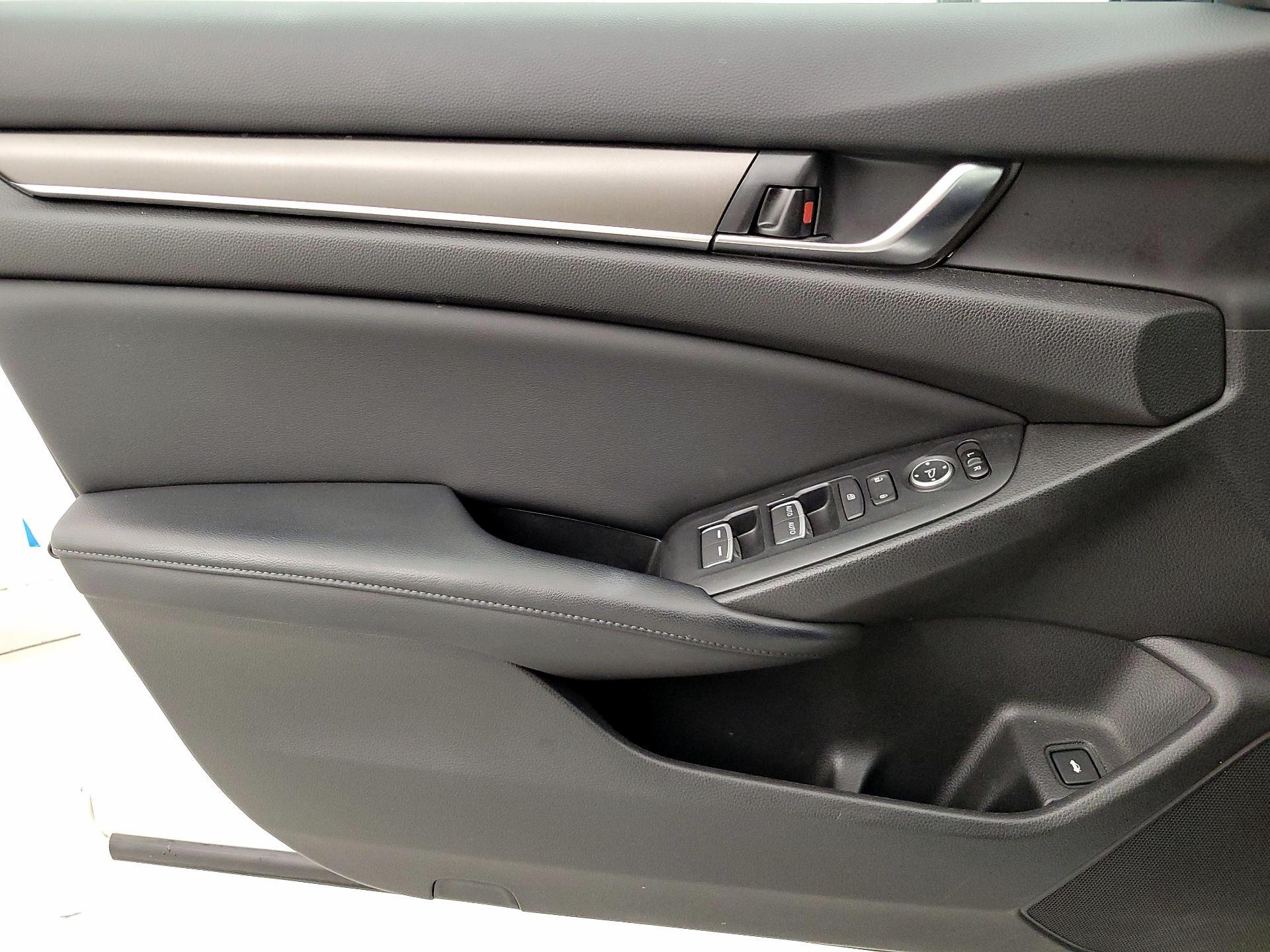 Thumbnail: 2018 Honda Accord - 12