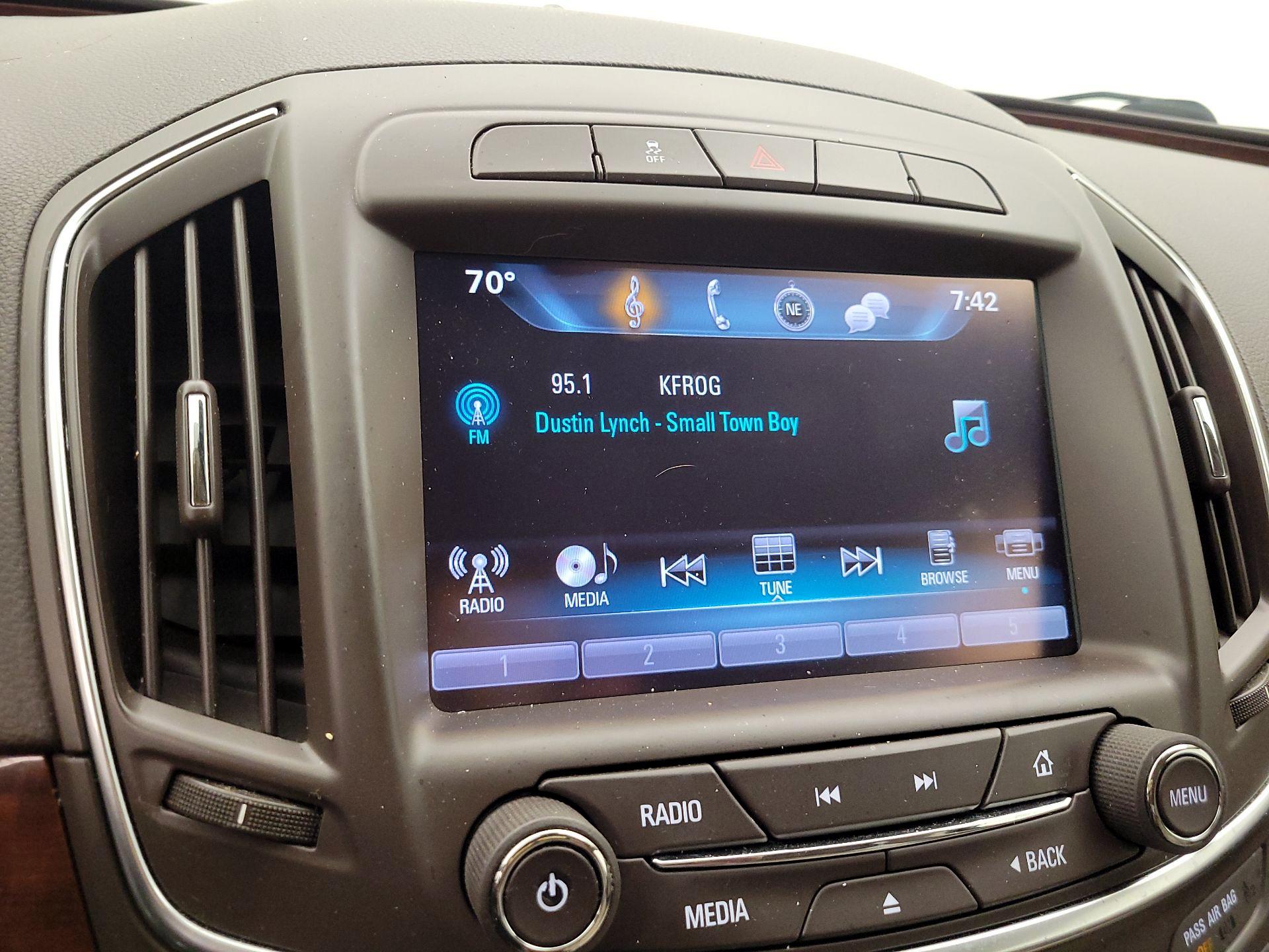 Thumbnail: 2016 Buick Regal - 16