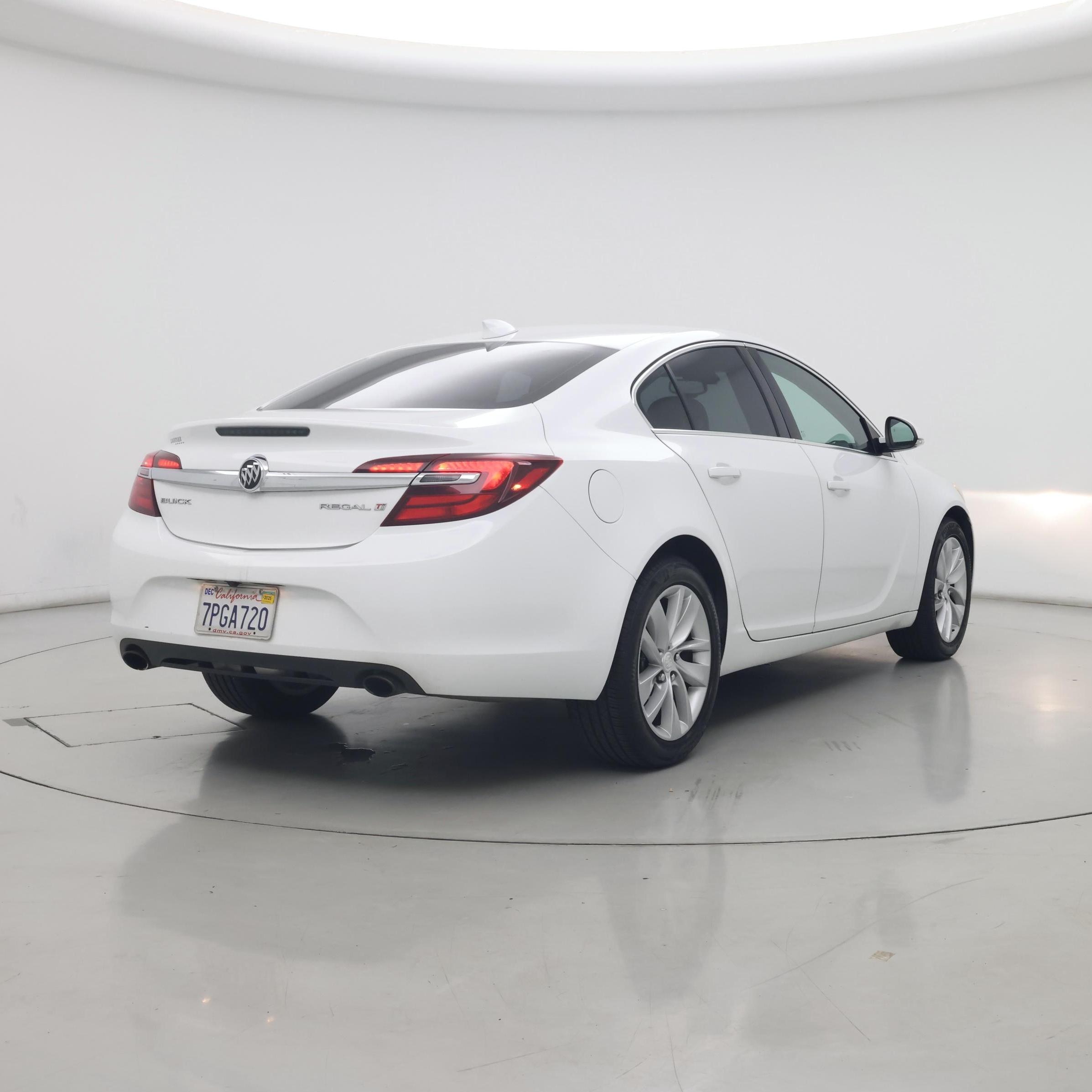 Thumbnail: 2016 Buick Regal - 8