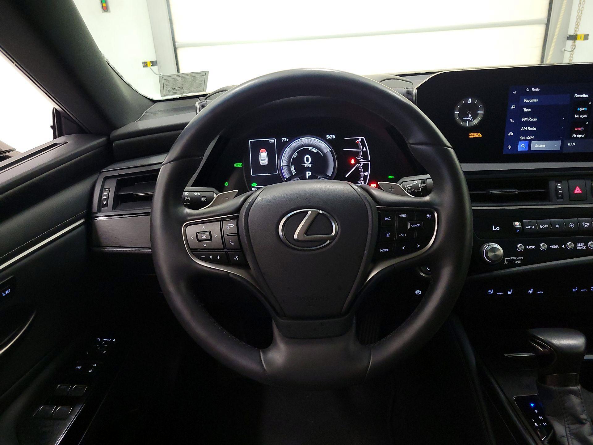 Thumbnail: 2024 Lexus ES - 10