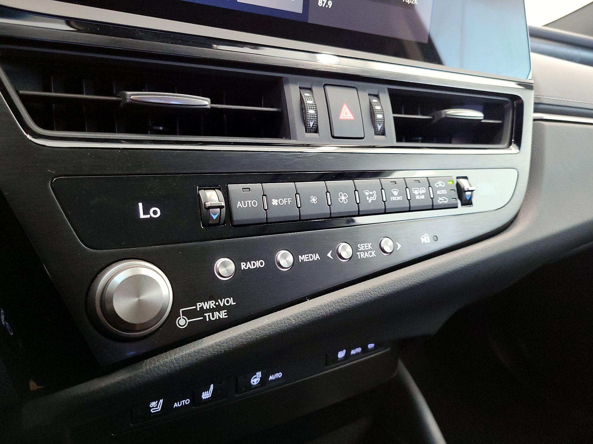 Thumbnail: 2024 Lexus ES - 15