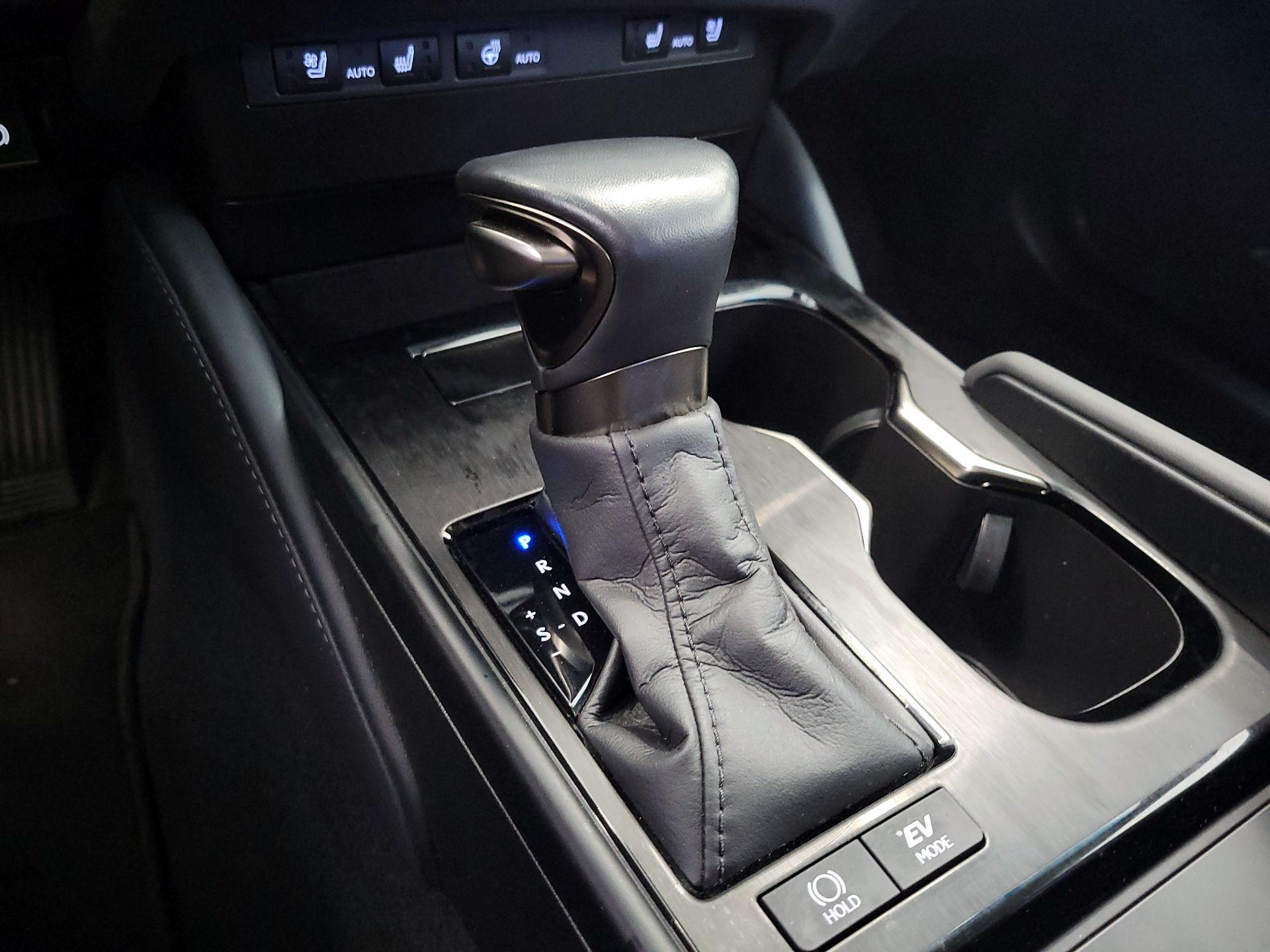 Thumbnail: 2024 Lexus ES - 16
