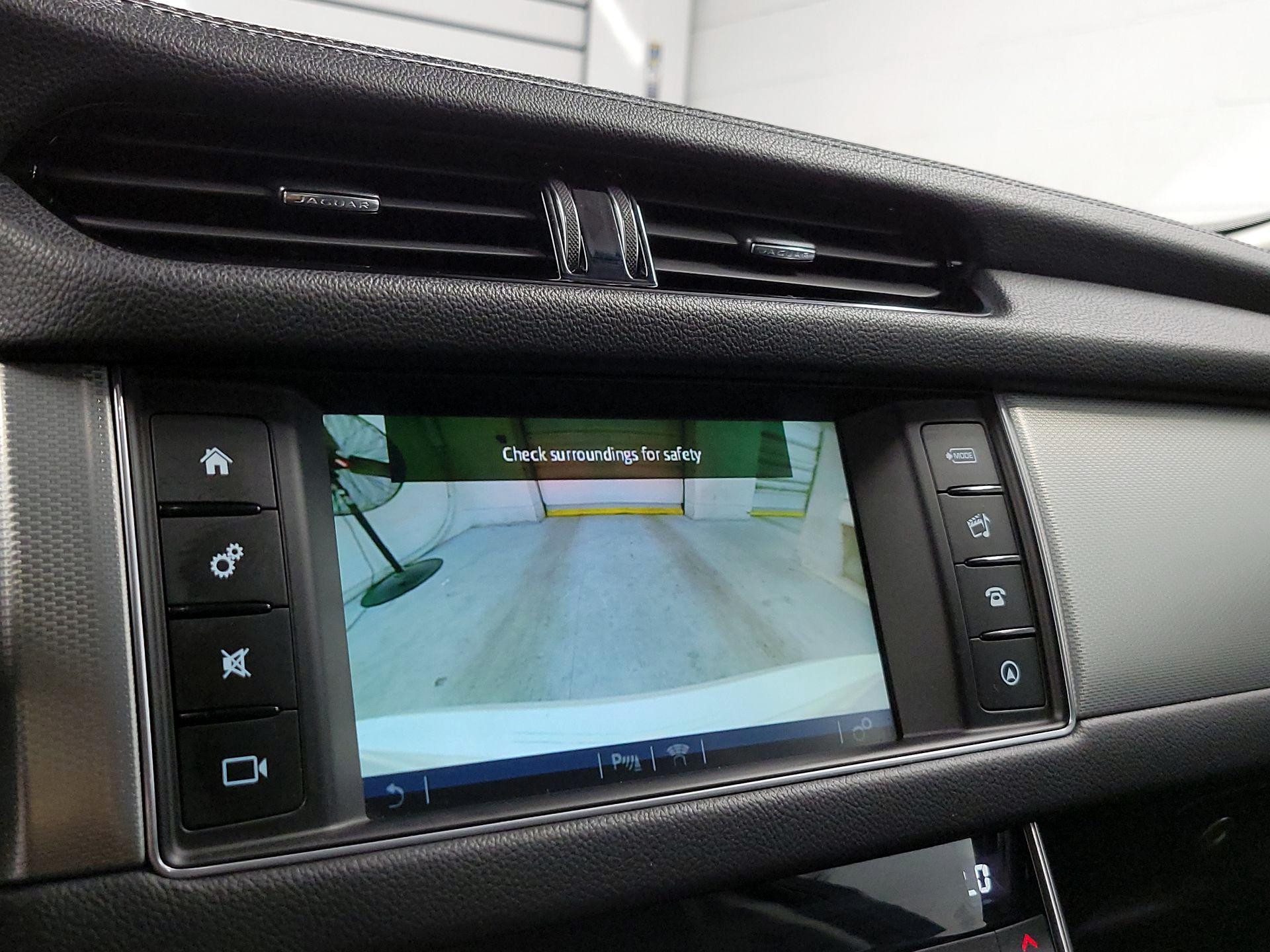 Thumbnail: 2016 Jaguar XF - 14