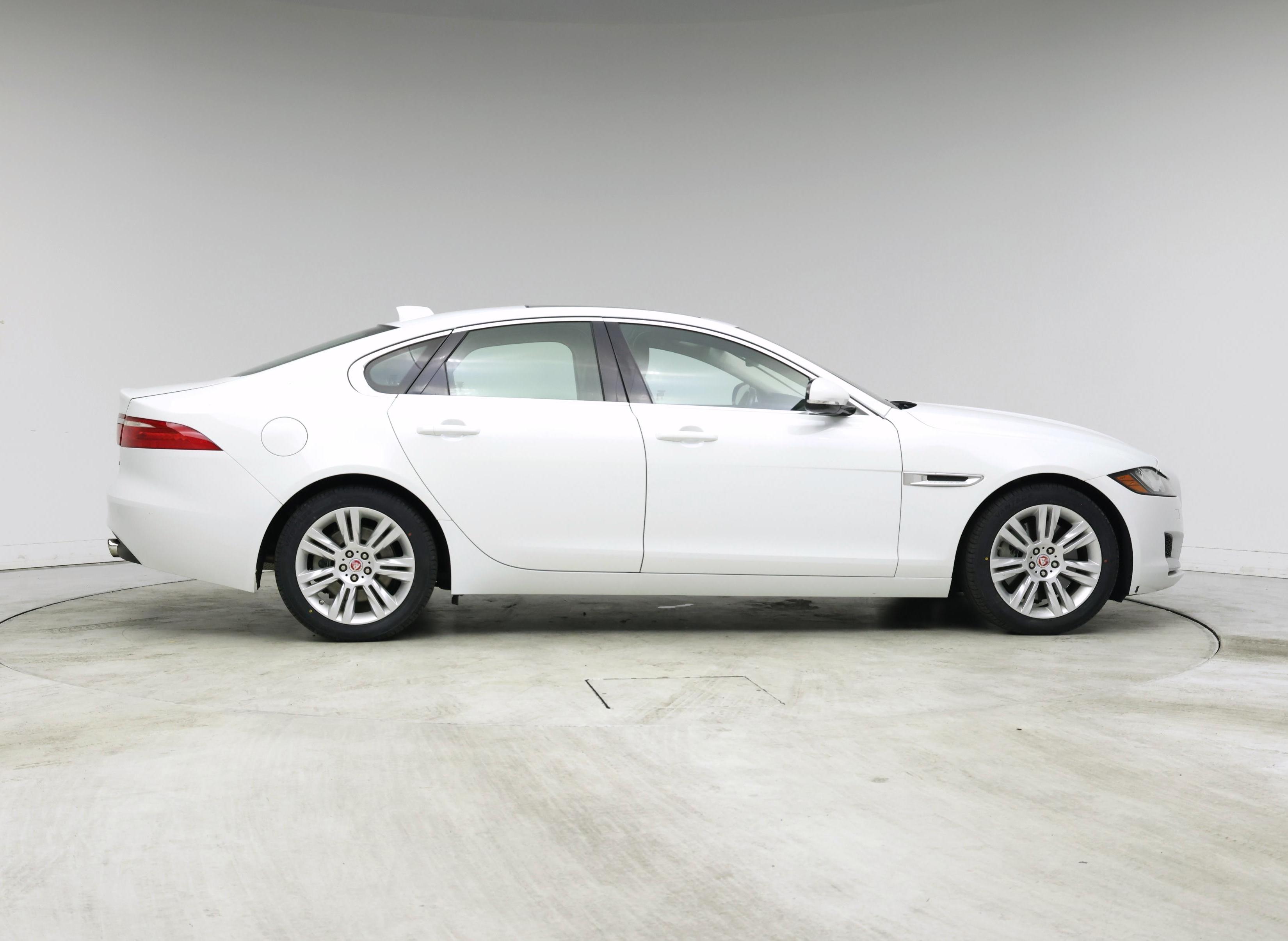 Thumbnail: 2016 Jaguar XF - 7
