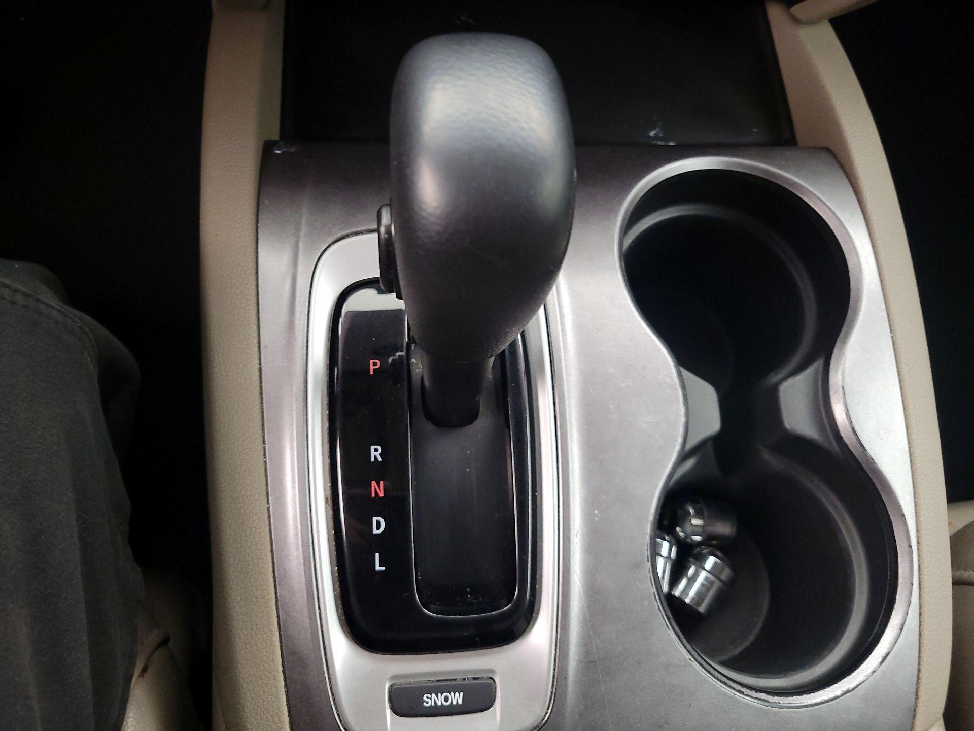 Thumbnail: 2019 Honda Pilot - 16