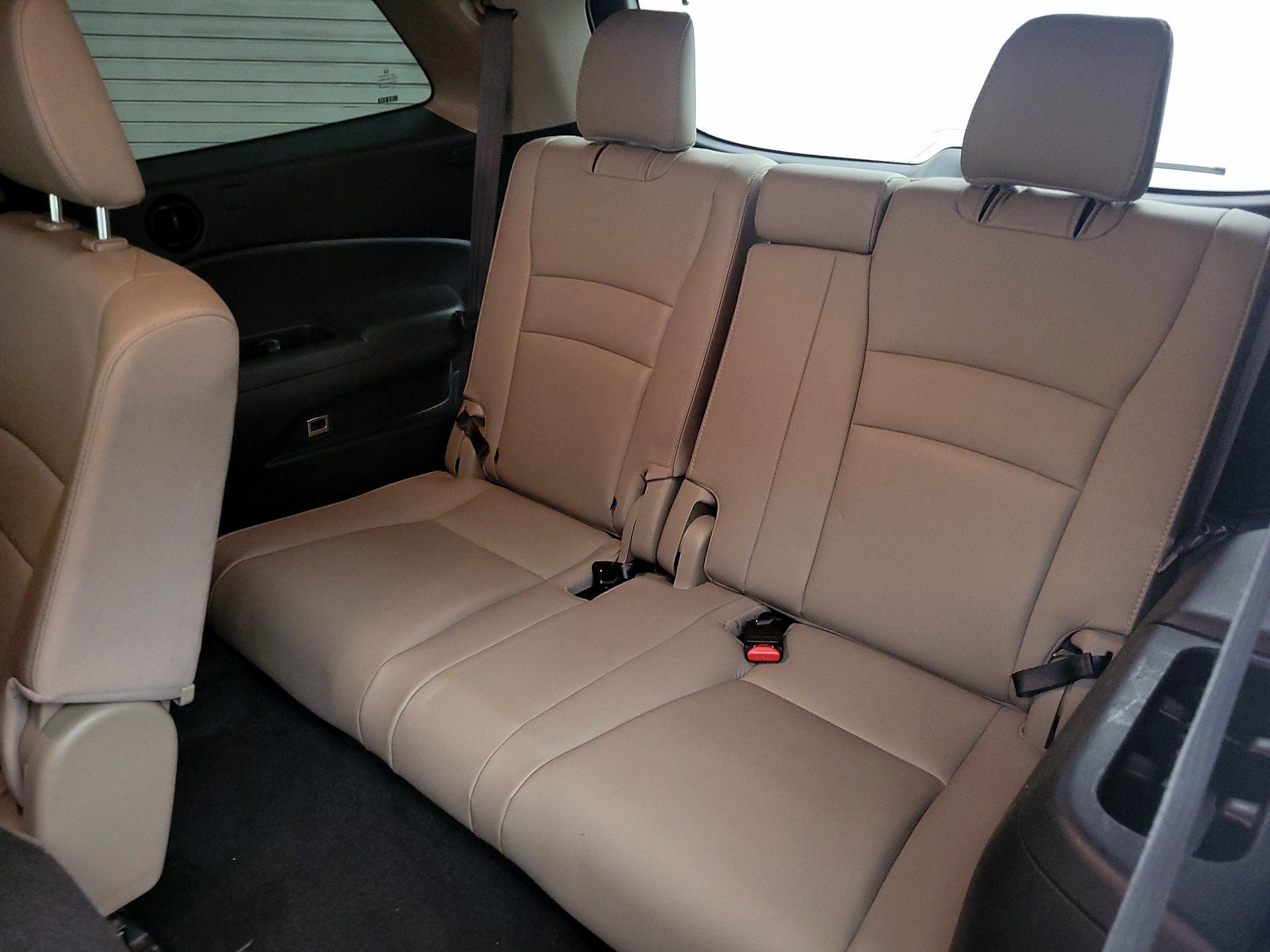Thumbnail: 2019 Honda Pilot - 18