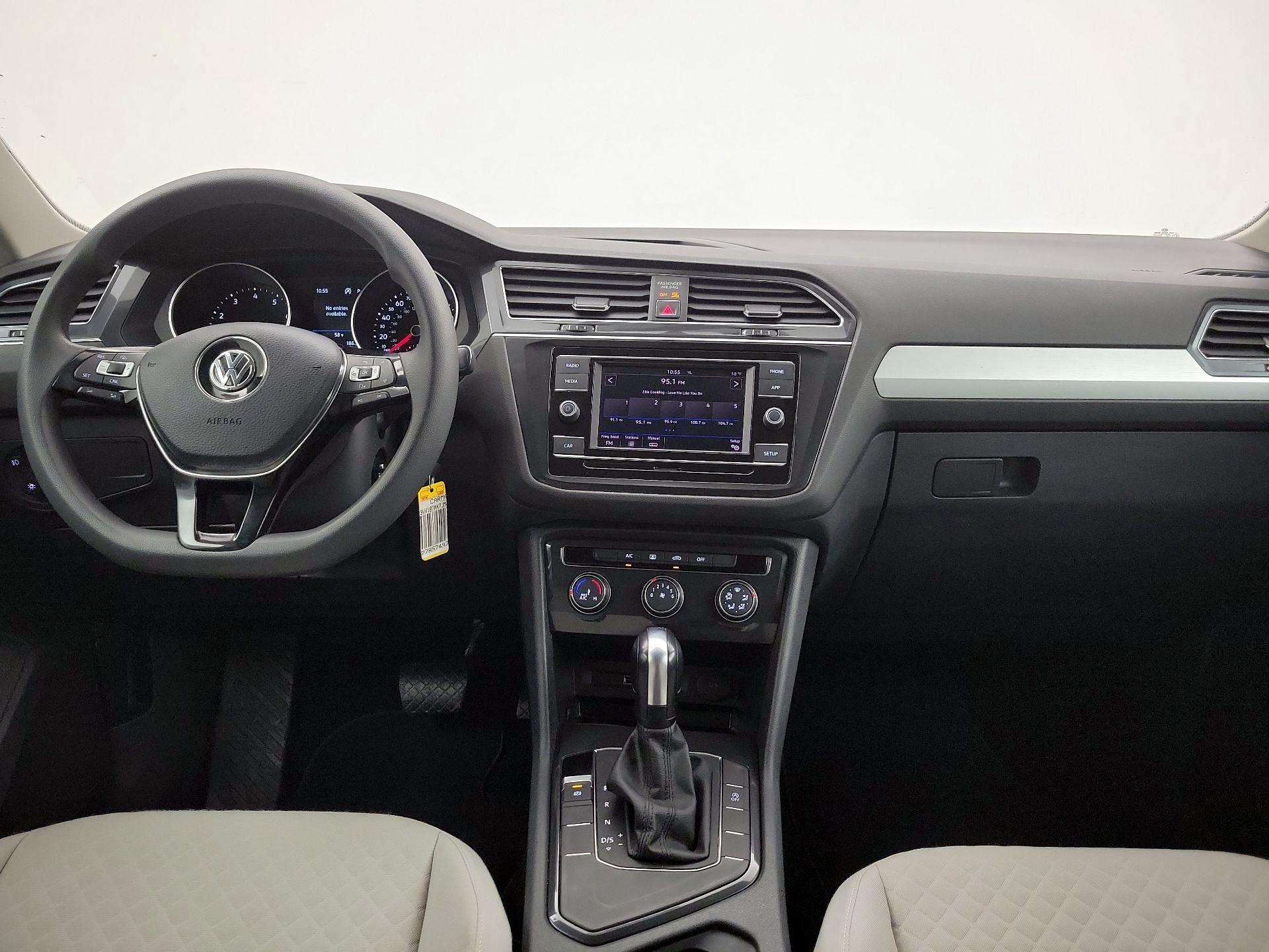 Thumbnail: 2018 Volkswagen Tiguan - 9