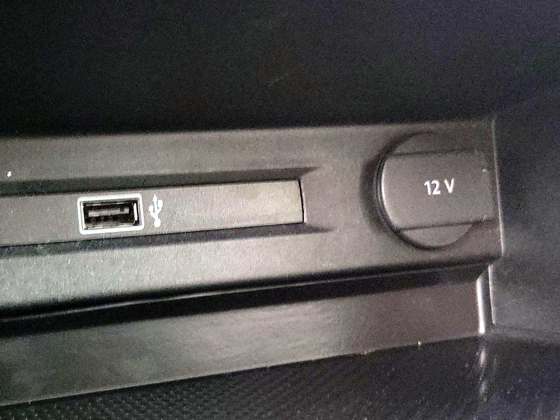 Thumbnail: 2018 Volkswagen Tiguan - 18