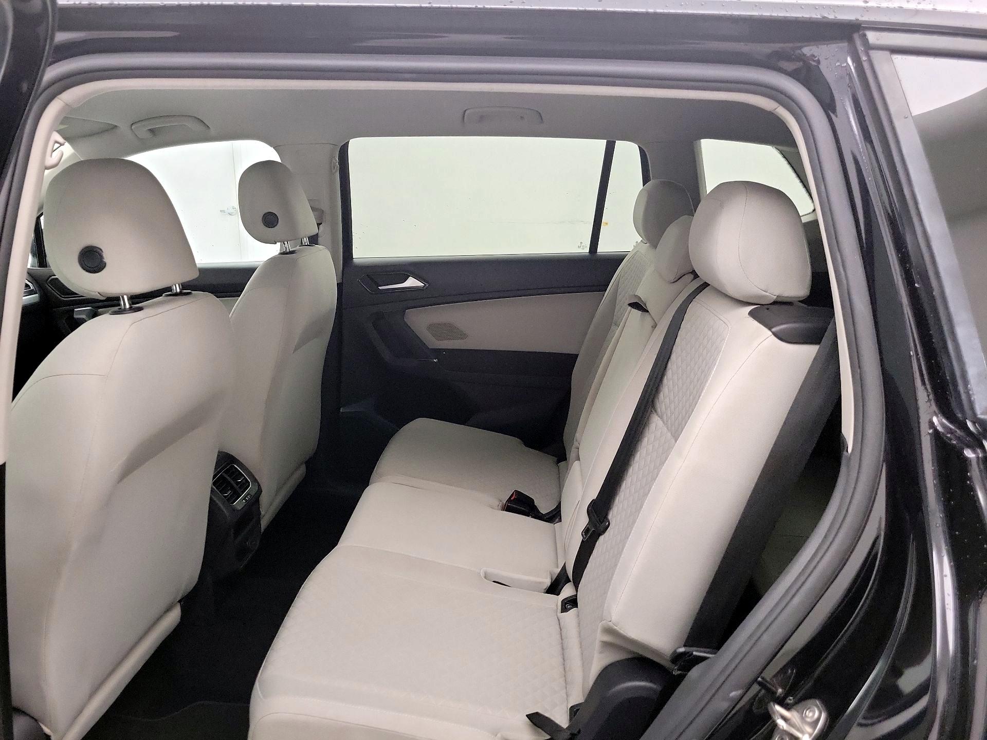 Thumbnail: 2018 Volkswagen Tiguan - 19