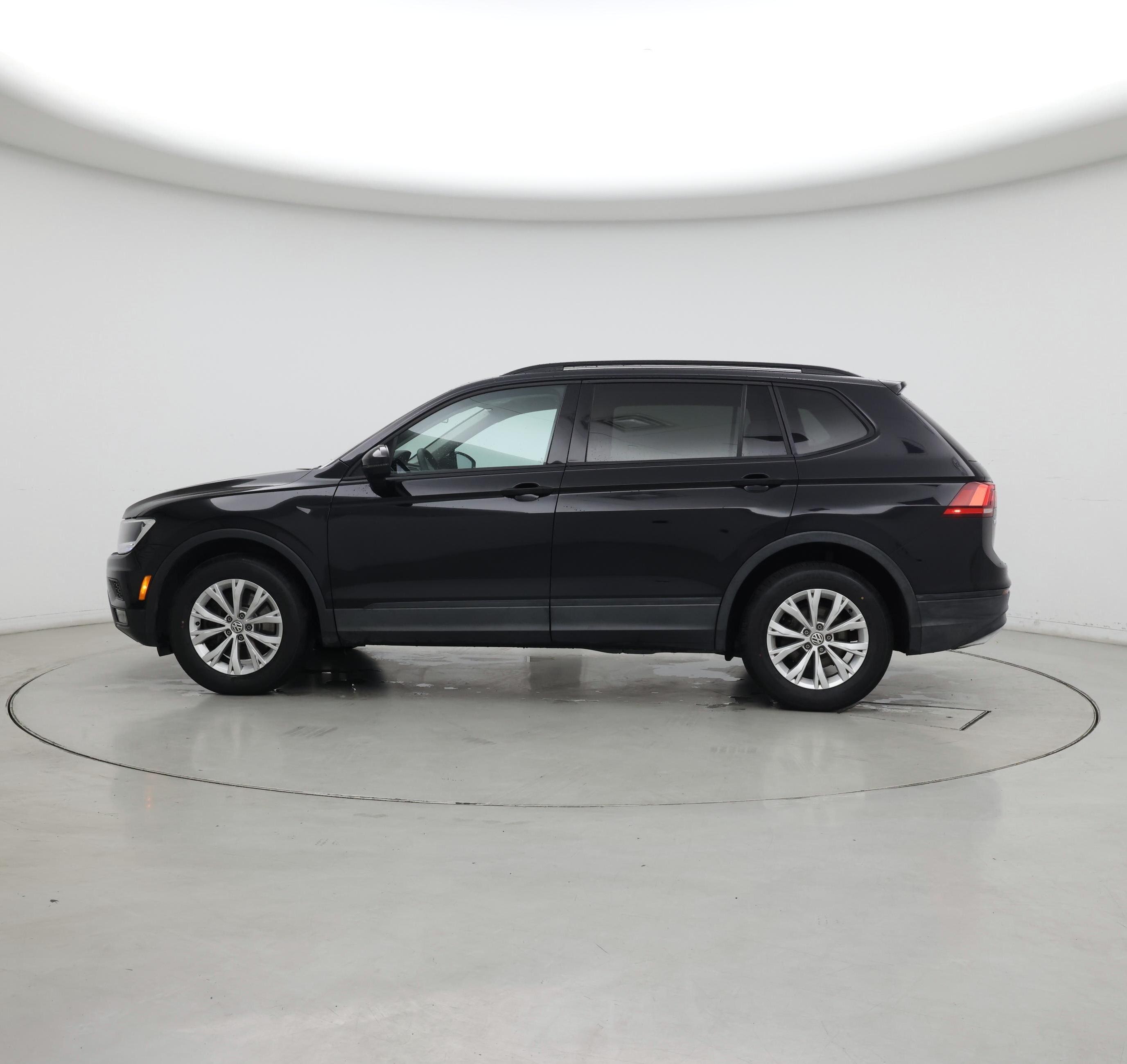 Thumbnail: 2018 Volkswagen Tiguan - 3