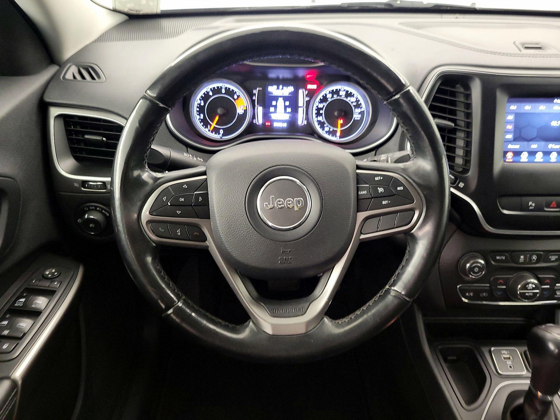 Thumbnail: 2019 Jeep Cherokee - 10