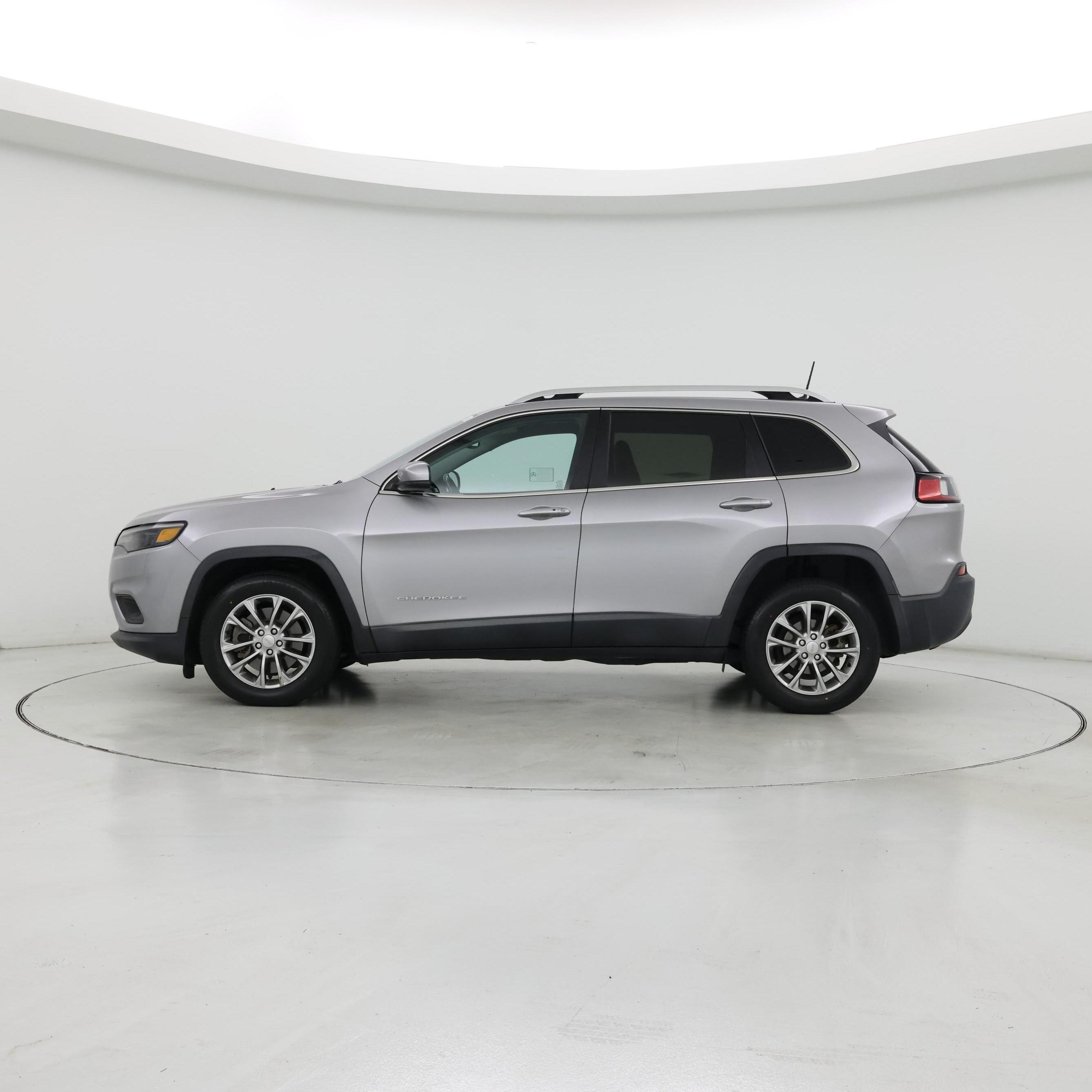 Thumbnail: 2019 Jeep Cherokee - 3