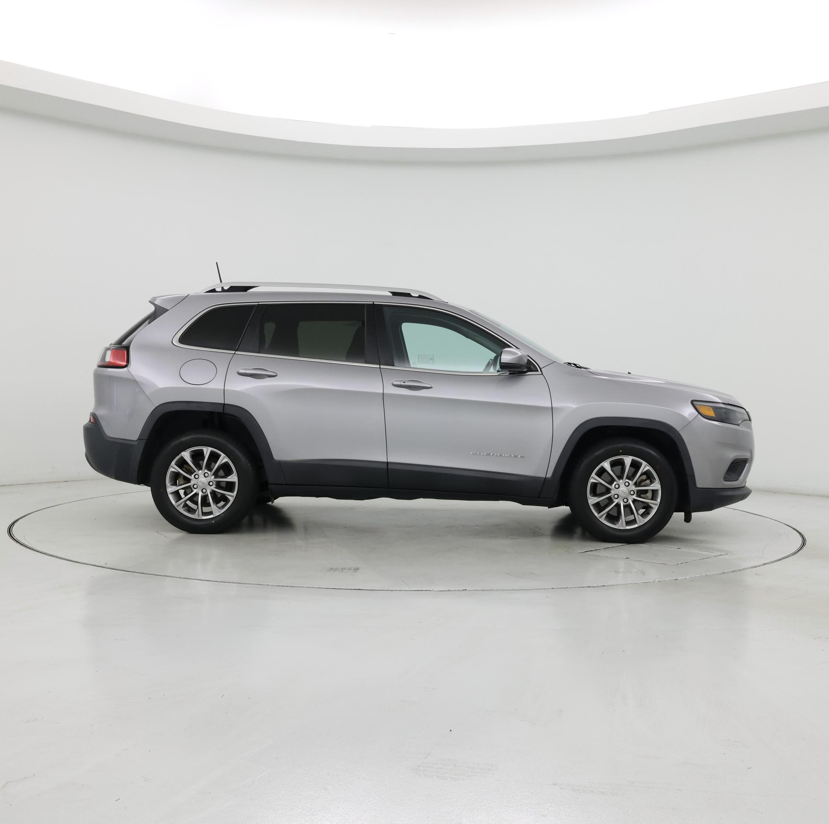 Thumbnail: 2019 Jeep Cherokee - 7