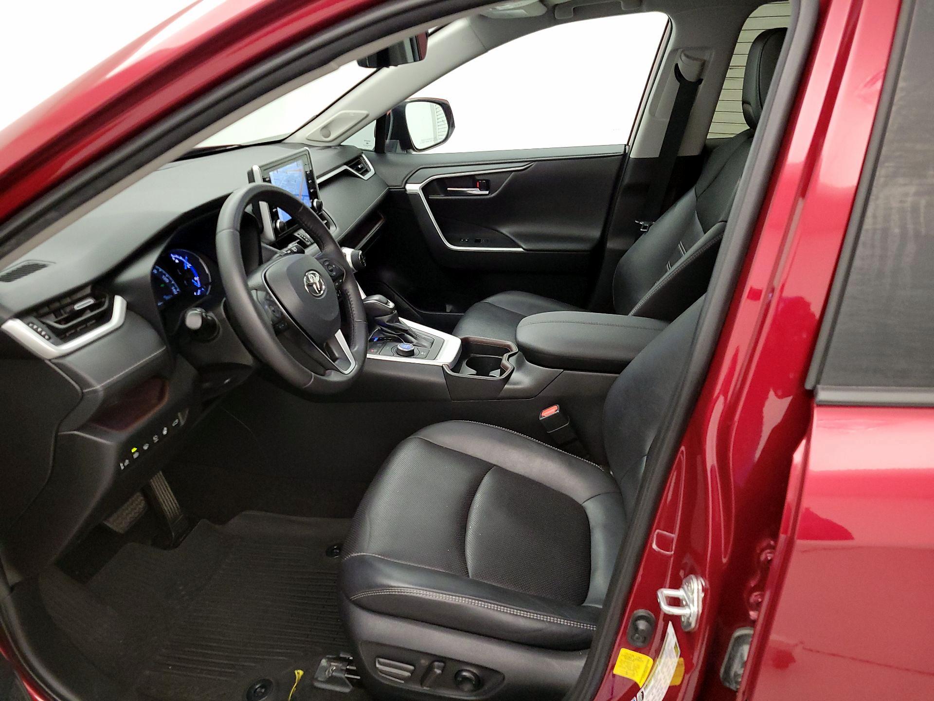 Thumbnail: 2021 Toyota RAV4 - 11