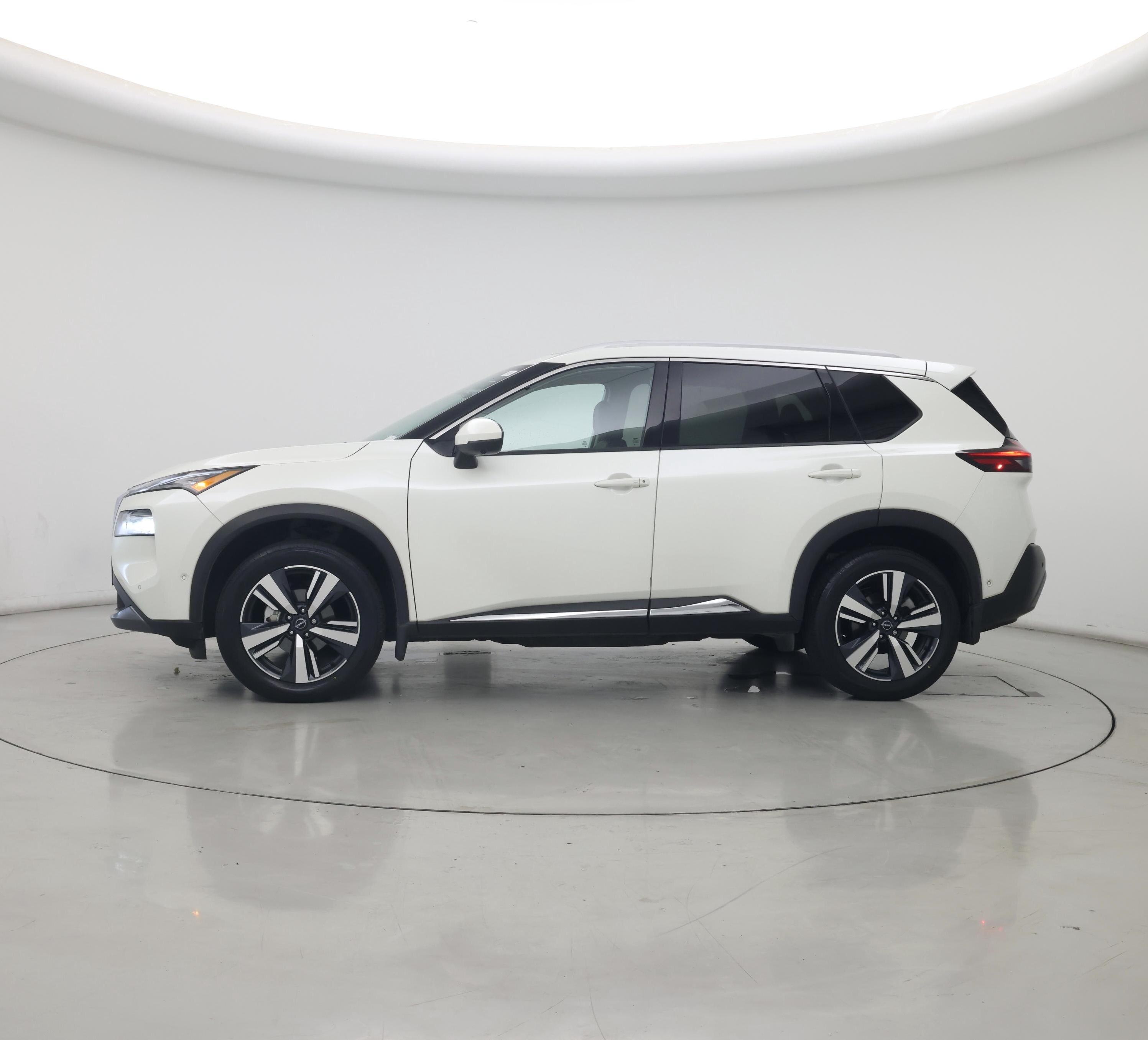 Thumbnail: 2023 Nissan Rogue - 3